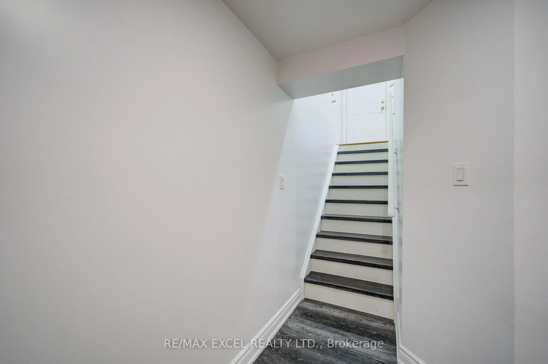 Photo 6 of Unit BSMT, 392 Elson Street, Markham, Cedarwood — HOMEH