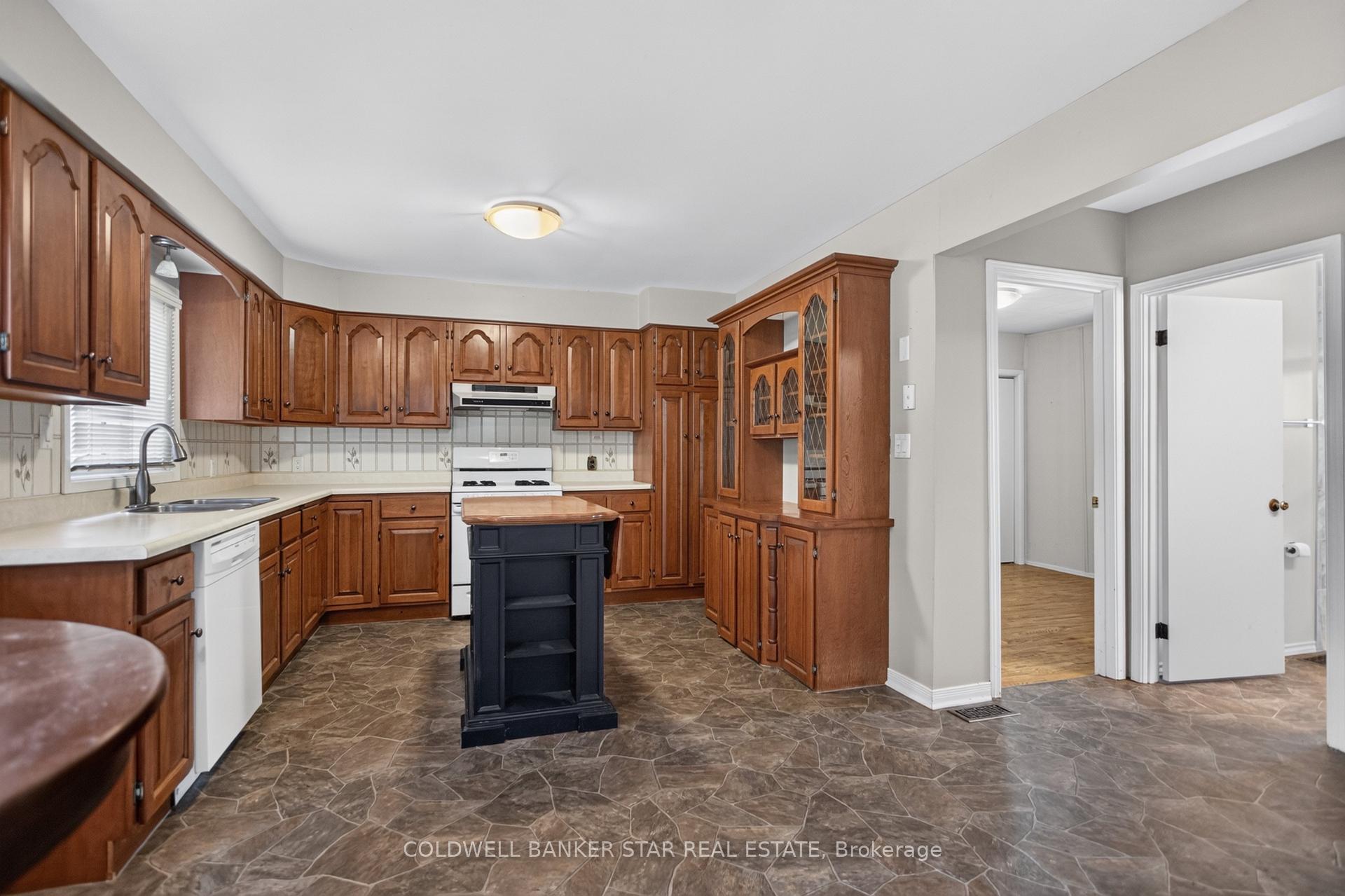 Photo 12 of 78 Main Street, West Elgin, West Lorne — HOMEH