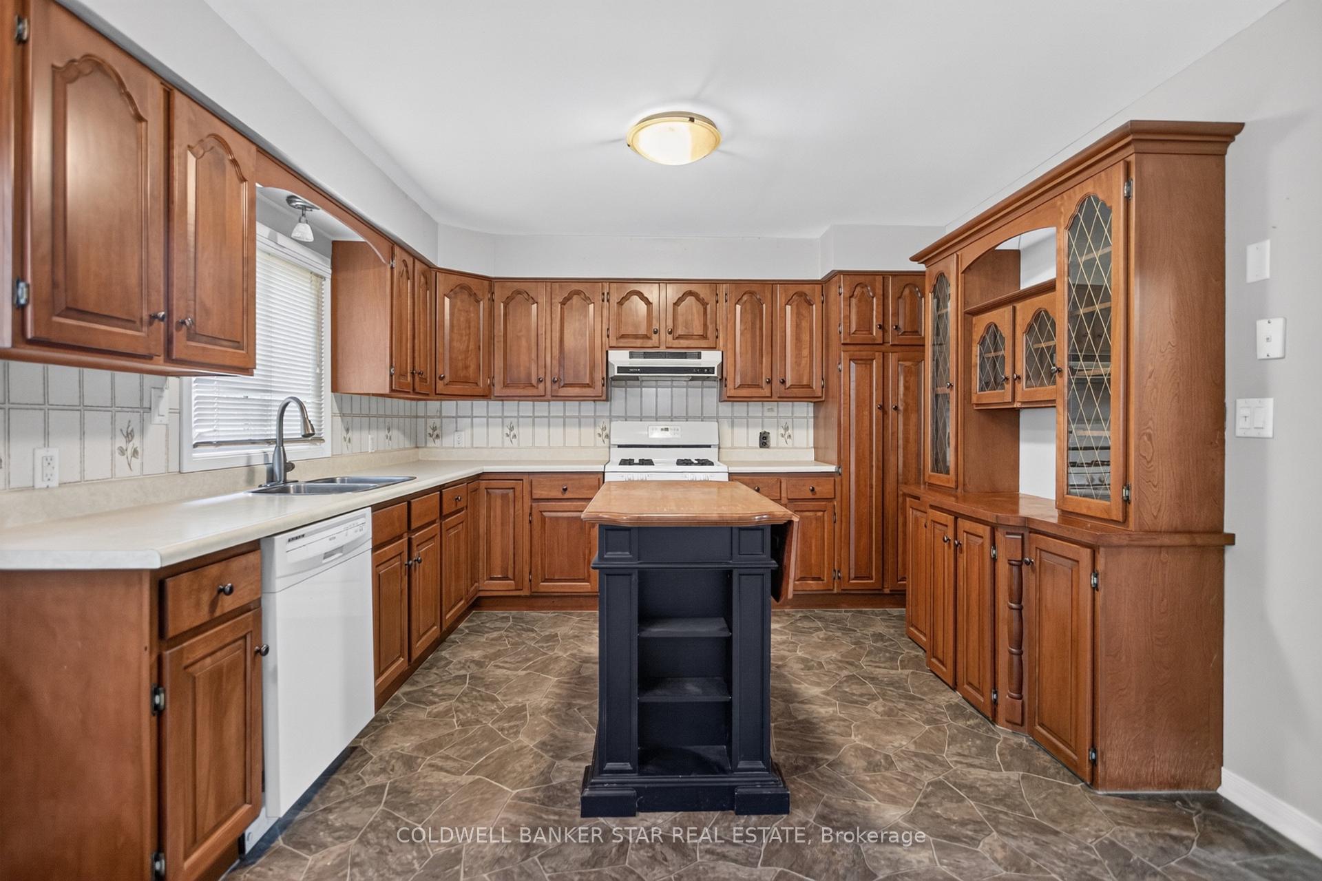 Photo 13 of 78 Main Street, West Elgin, West Lorne — HOMEH