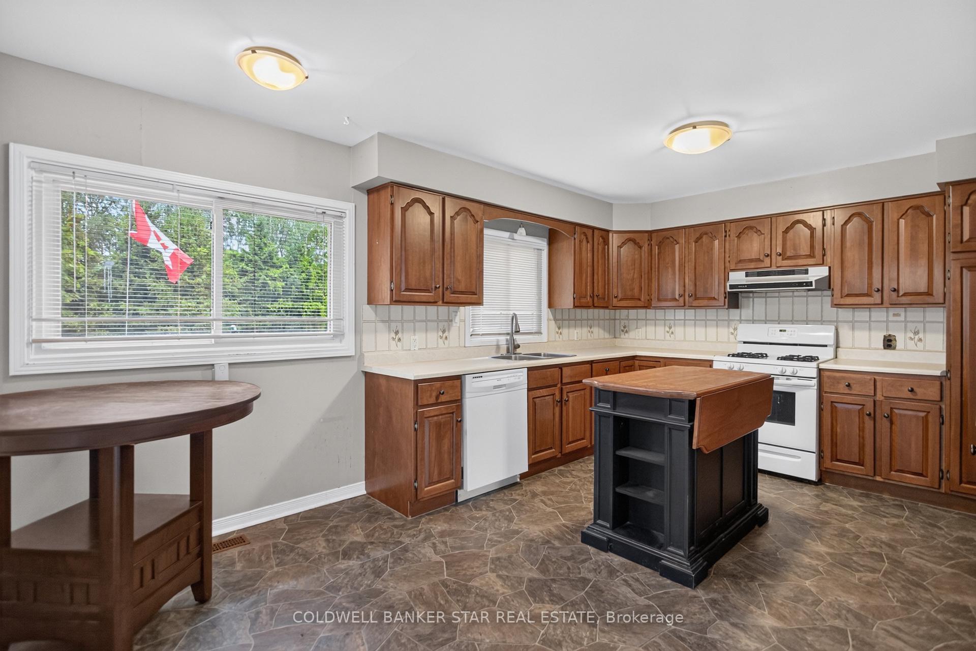 Photo 17 of 78 Main Street, West Elgin, West Lorne — HOMEH