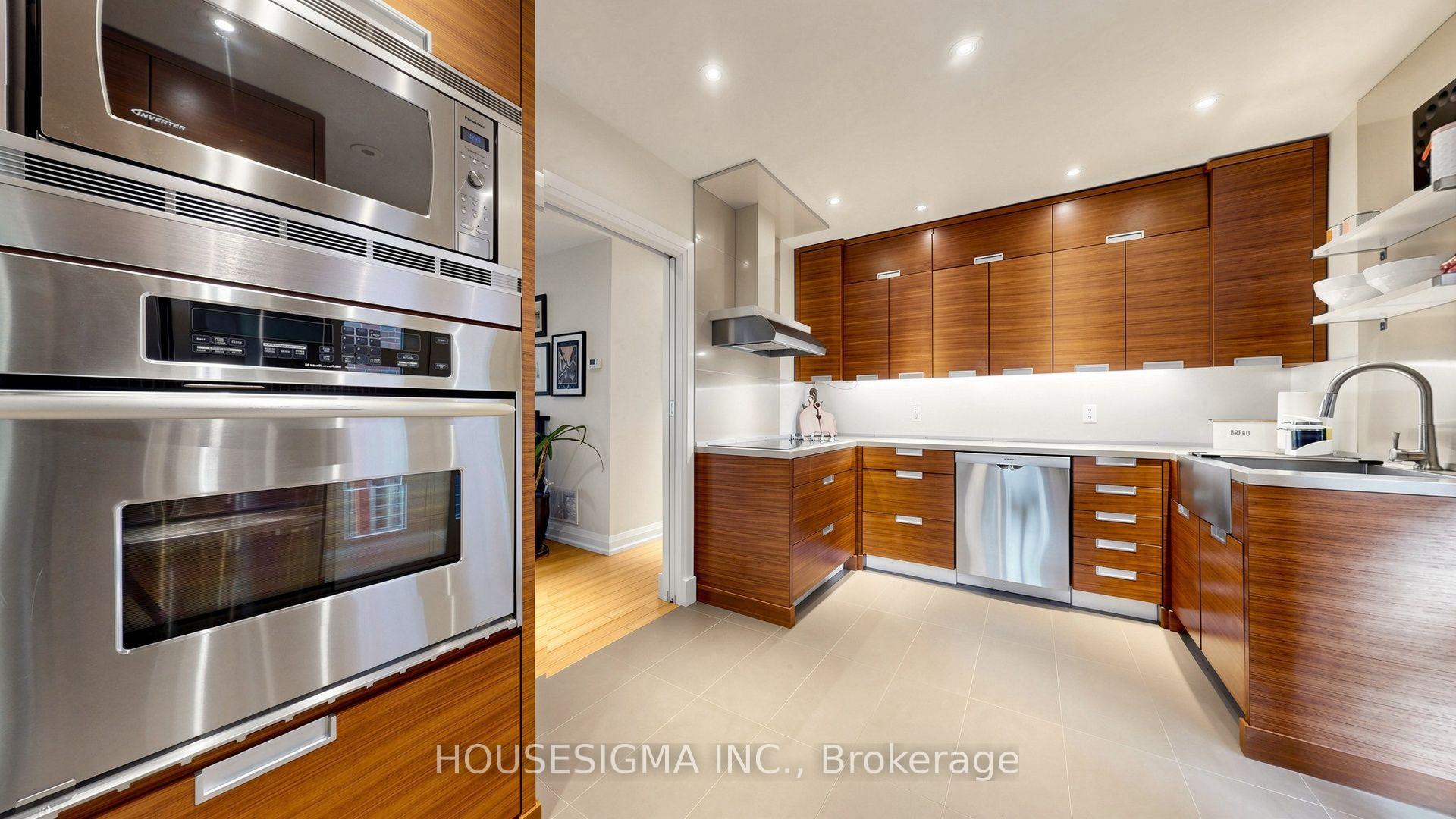 Photo 13 of 6 Koos Road, Etobicoke, Markland Wood — HOMEH