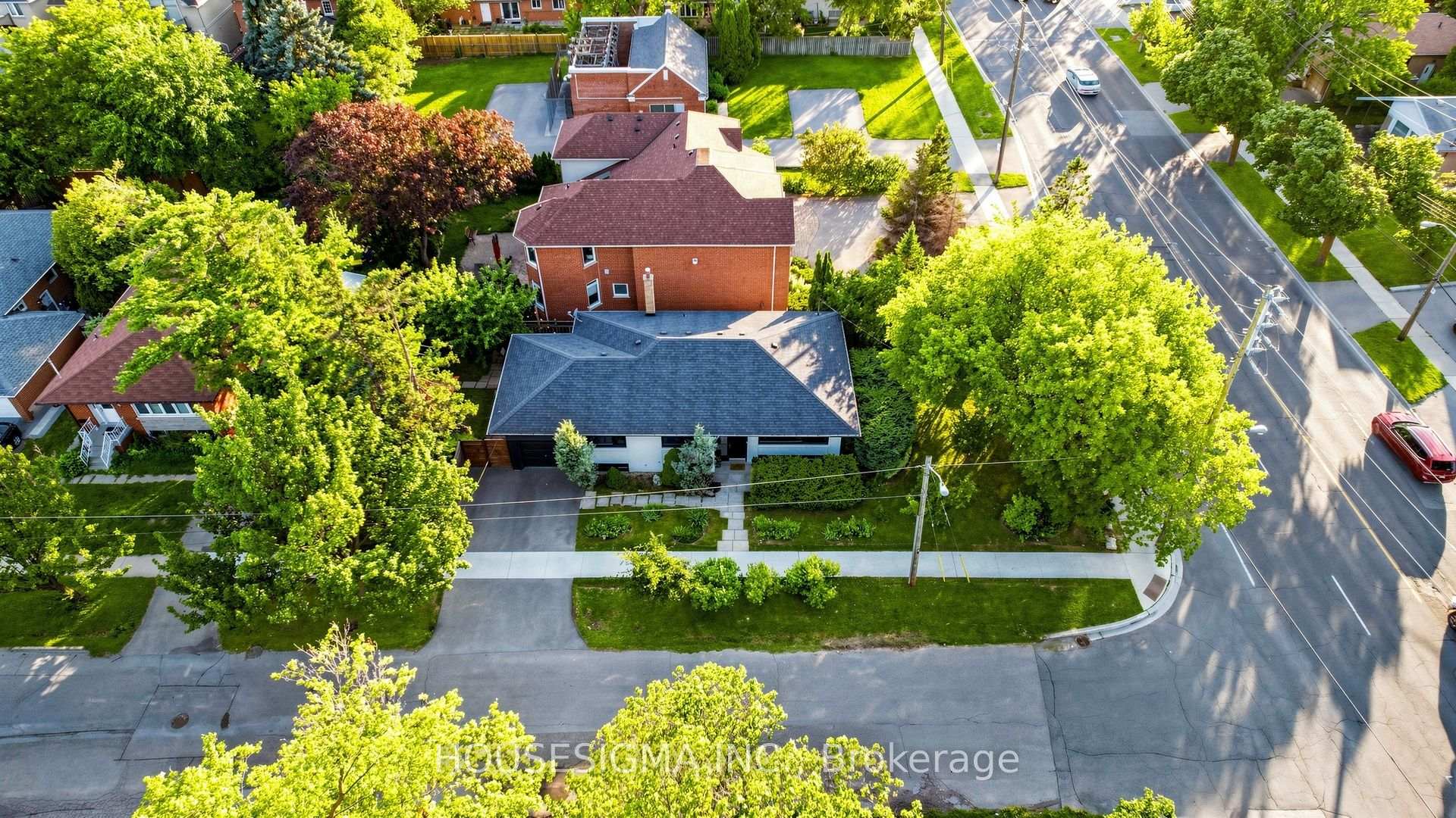Photo 4 of 6 Koos Road, Etobicoke, Markland Wood — HOMEH