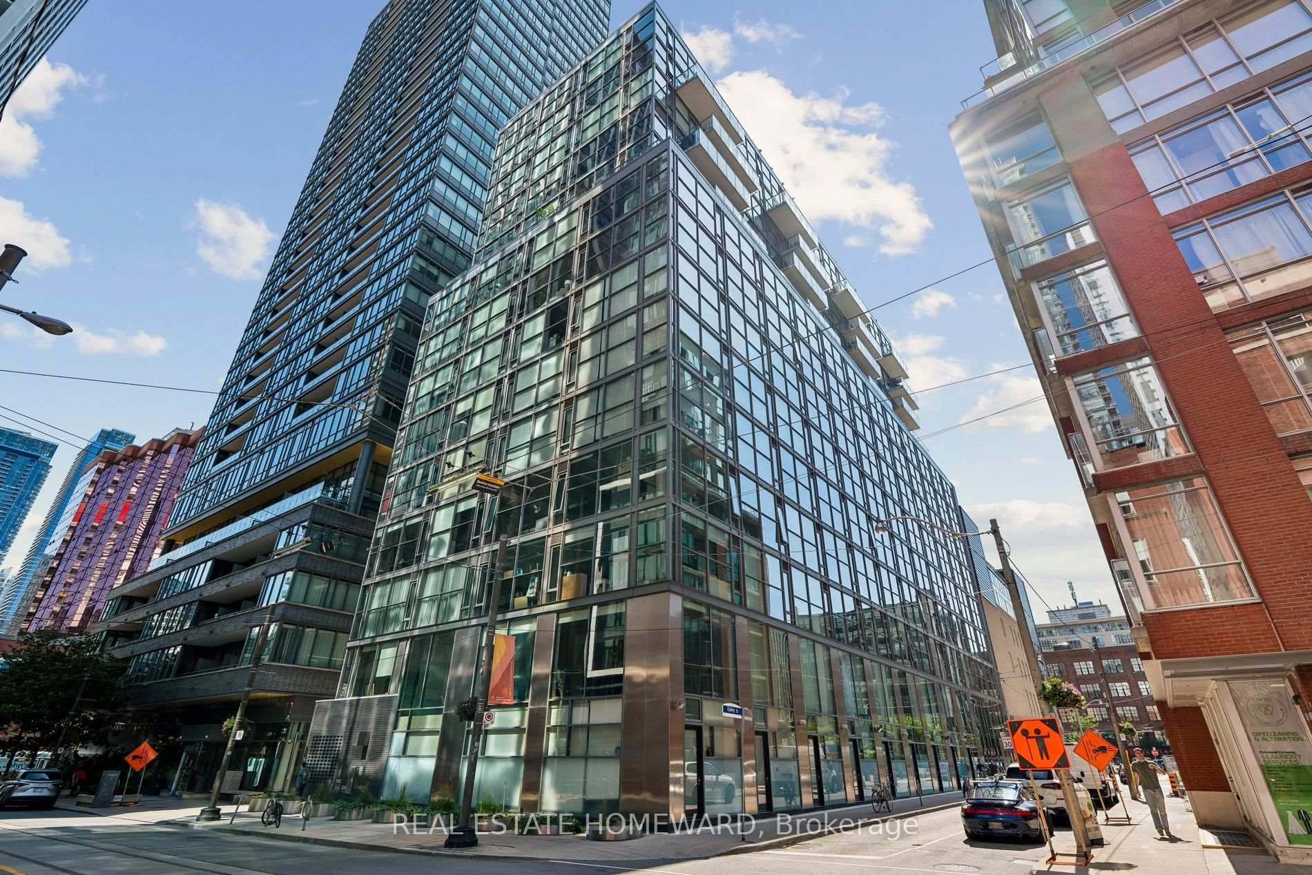 Photo 2 of Unit 807, 25 Oxley Street, Toronto, Waterfront Communities — HOMEH