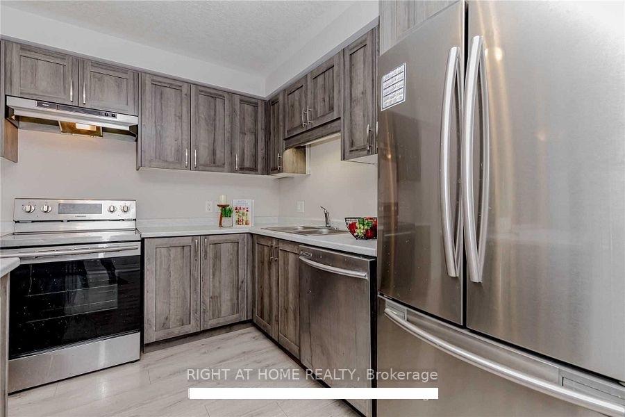 Photo 11 of 57 Fenside Street, Kitchener, Doon South — HOMEH