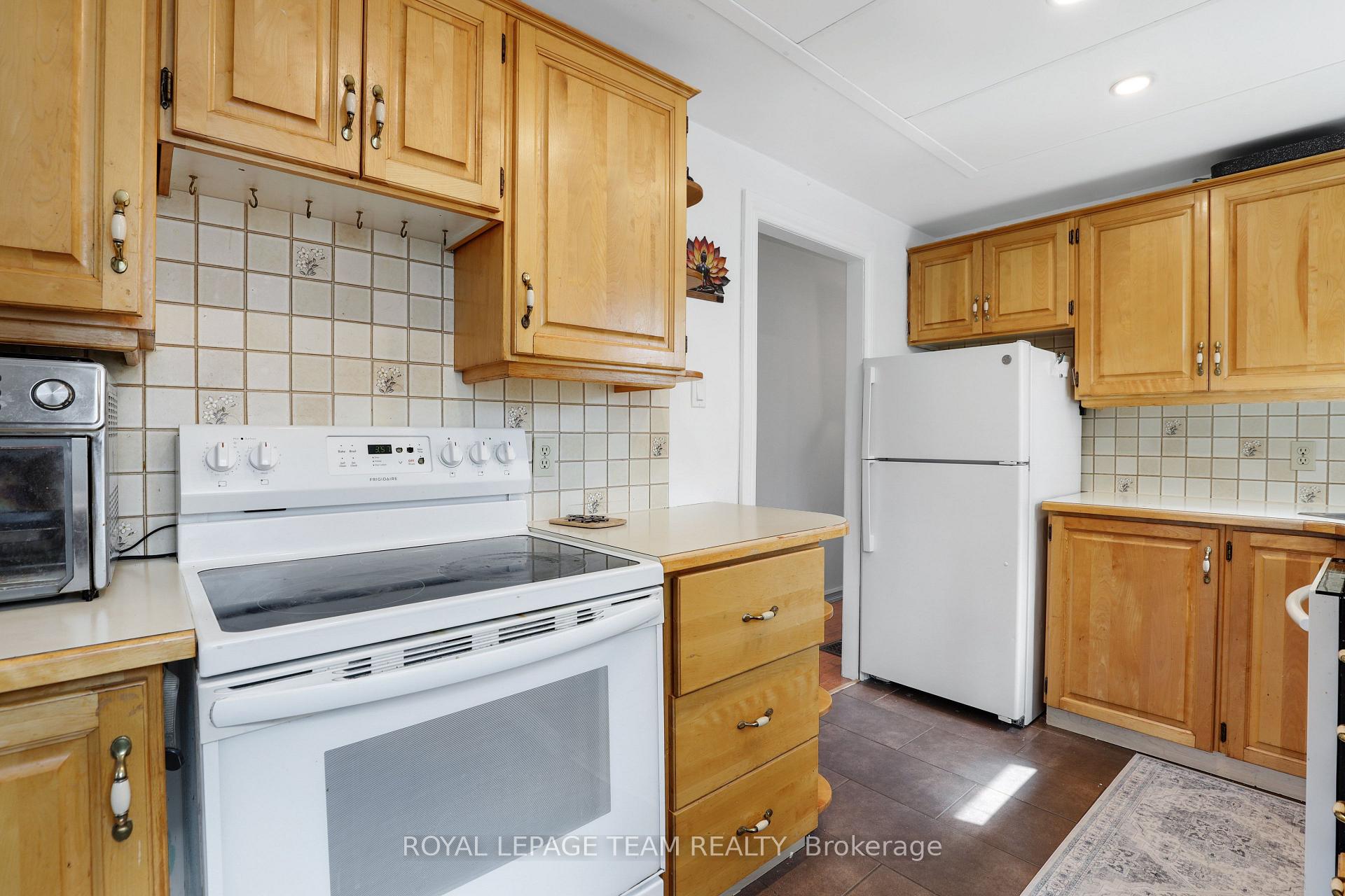 Photo 16 of 283 Anna Avenue, Ottawa, Carlington — HOMEH