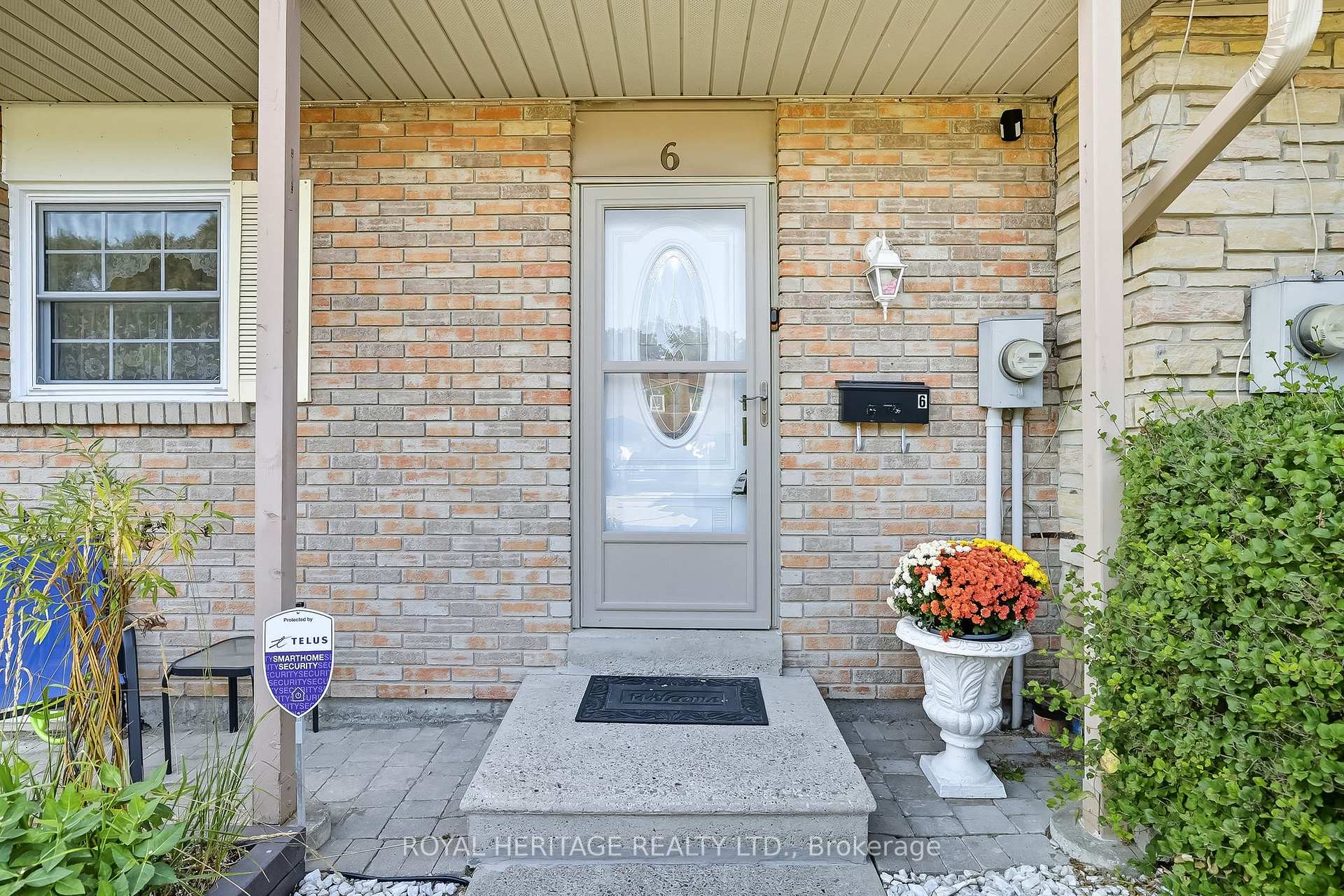 Photo 2 of Unit 6, 580 Eyer Drive, Pickering, West Shore — HOMEH