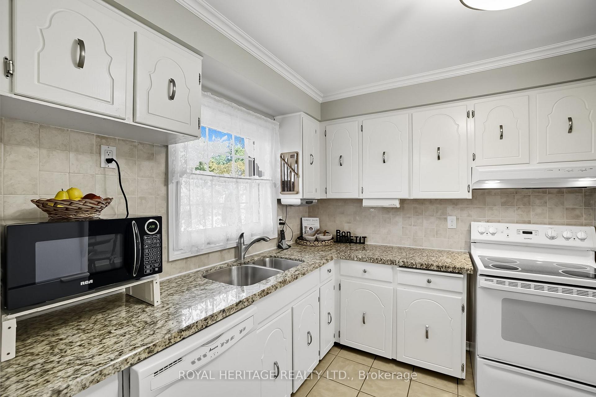 Photo 6 of Unit 6, 580 Eyer Drive, Pickering, West Shore — HOMEH