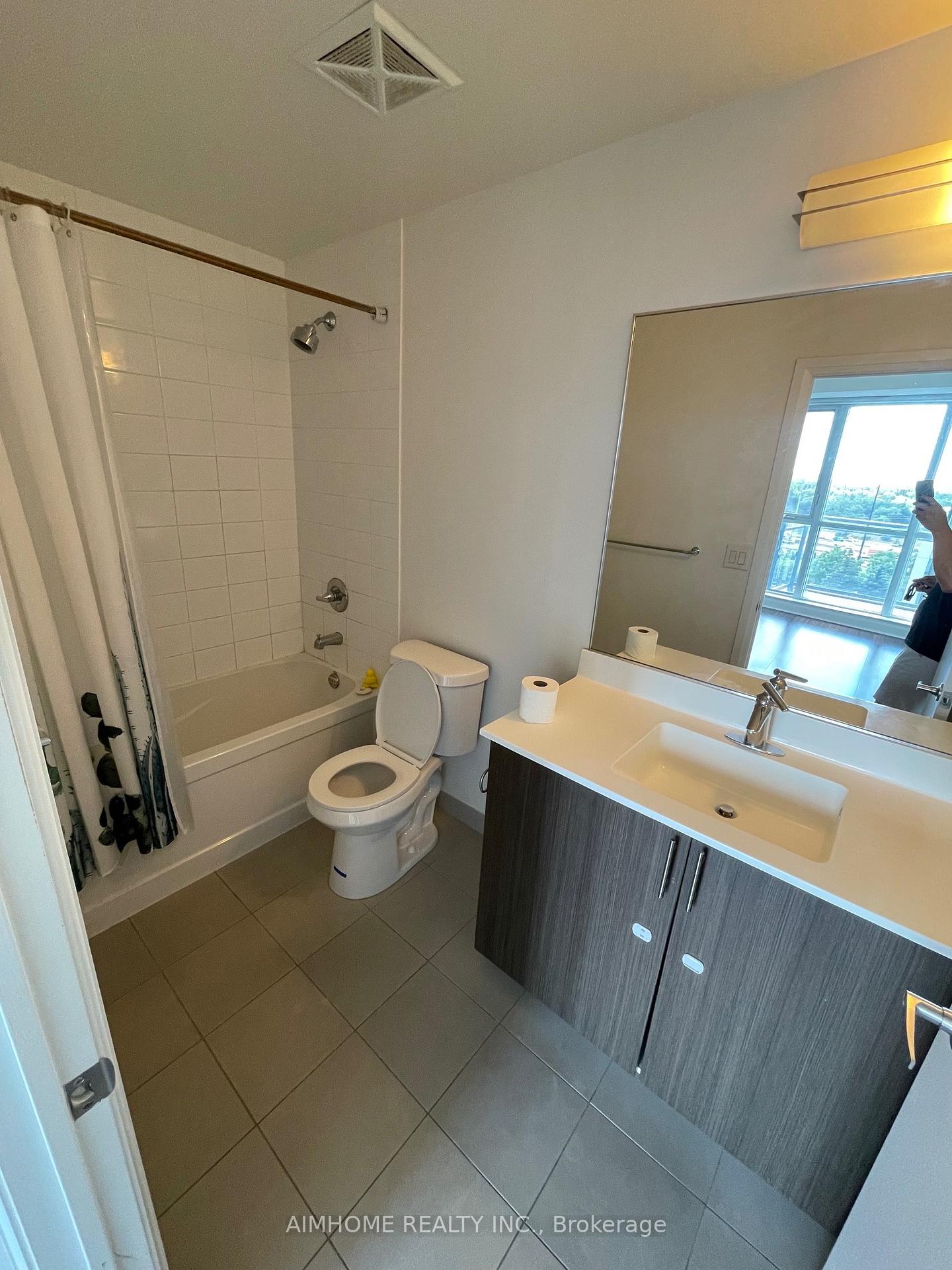 Photo 12 of Unit 804, 17 Kenaston Gardens, North York, Bayview Village — HOMEH