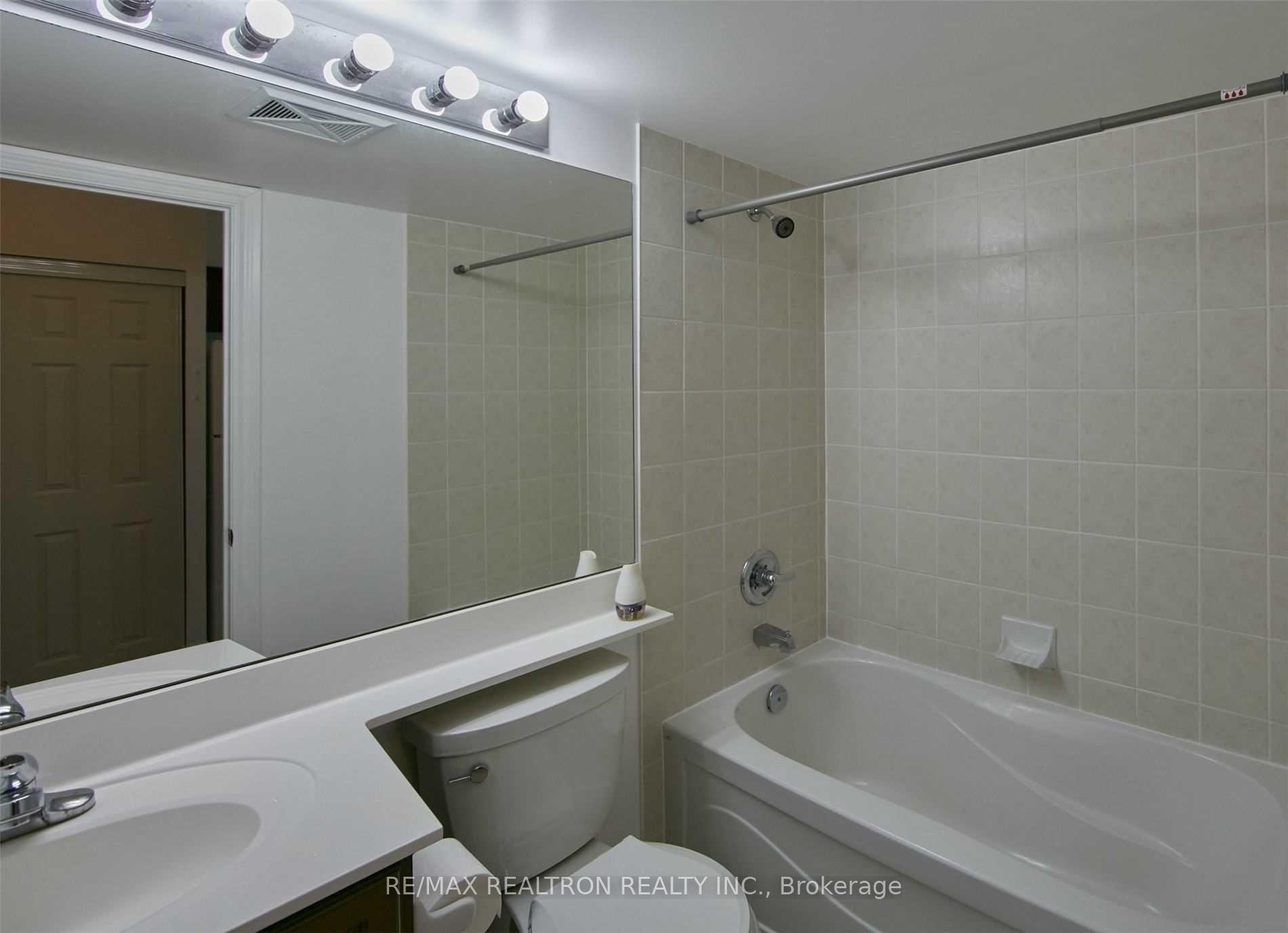 Photo 4 of Unit 1602, 60 Town Centre Court, Scarborough, Bendale — HOMEH