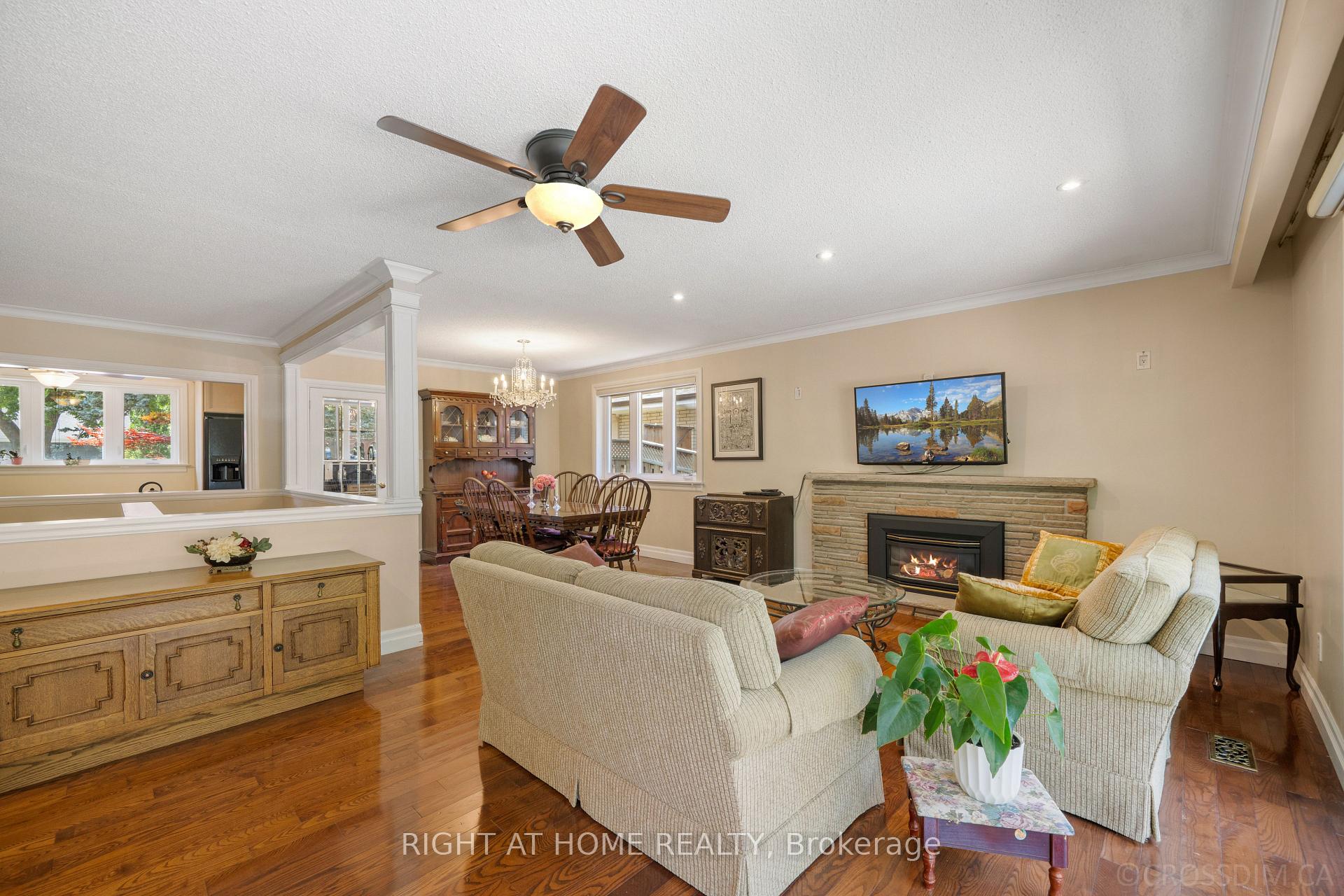 Photo 8 of 39 Grovetree Road, Etobicoke, Thistletown-Beaumonde Heights — HOMEH