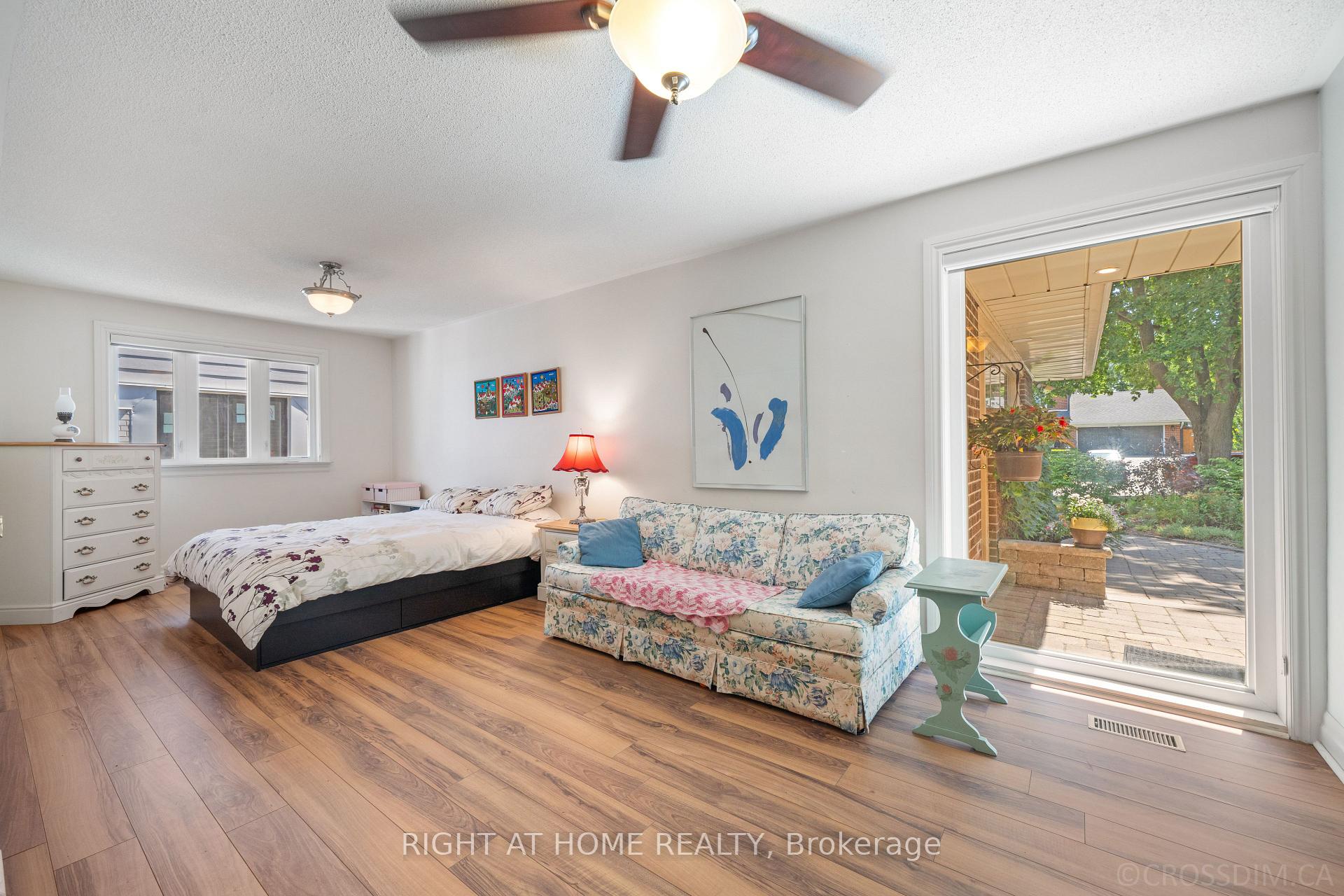 Photo 19 of 39 Grovetree Road, Etobicoke, Thistletown-Beaumonde Heights — HOMEH