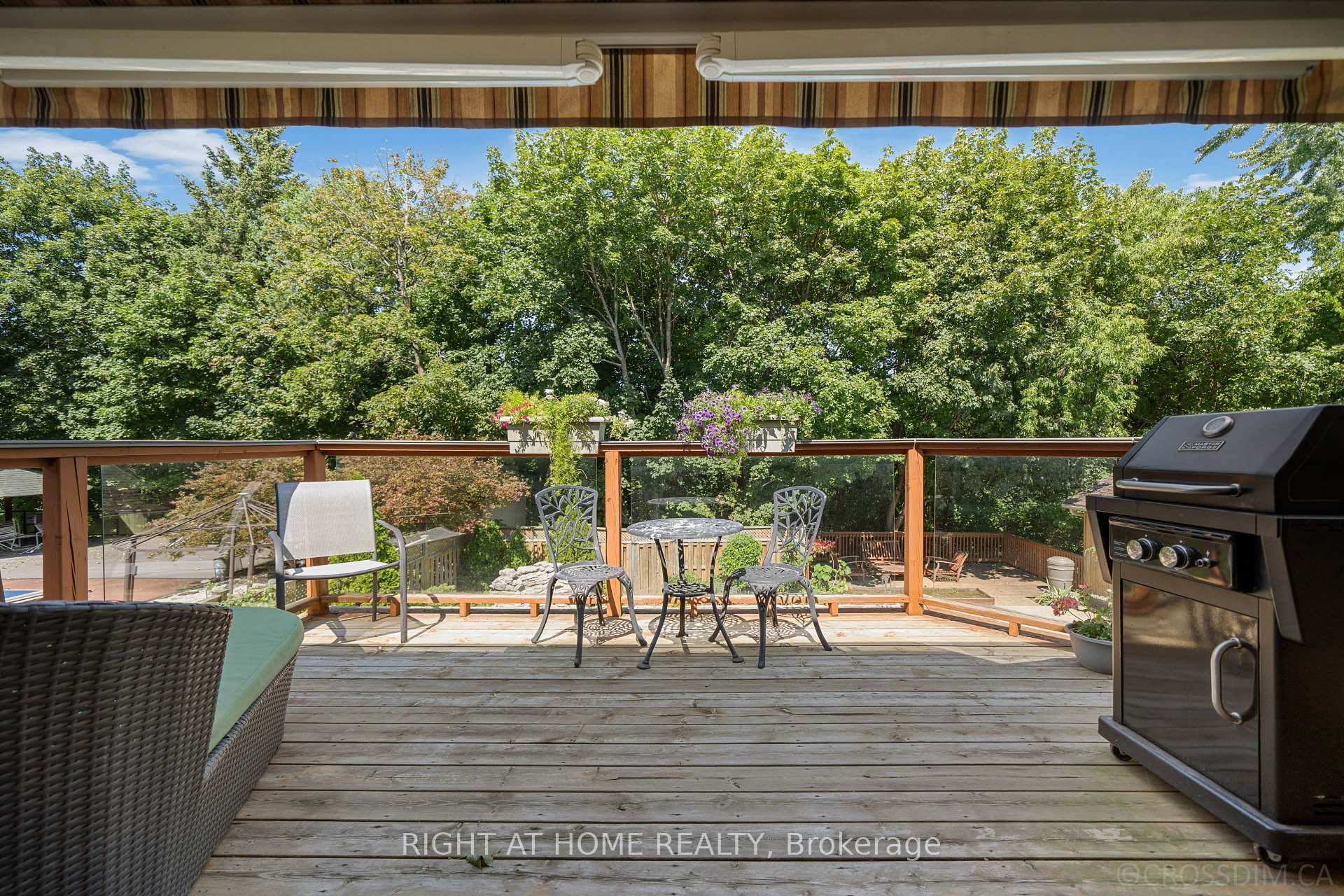Photo 21 of 39 Grovetree Road, Etobicoke, Thistletown-Beaumonde Heights — HOMEH
