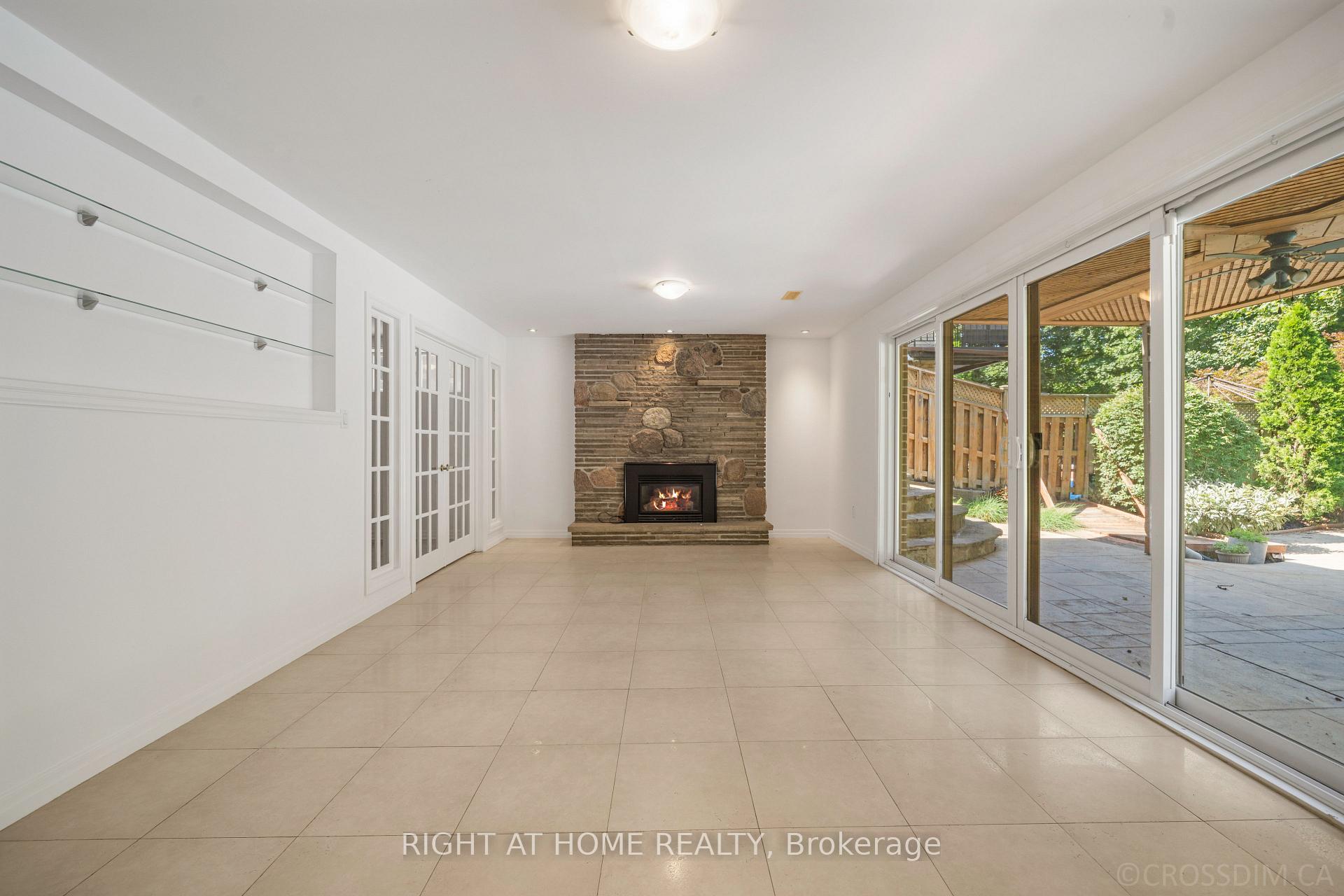 Photo 23 of 39 Grovetree Road, Etobicoke, Thistletown-Beaumonde Heights — HOMEH