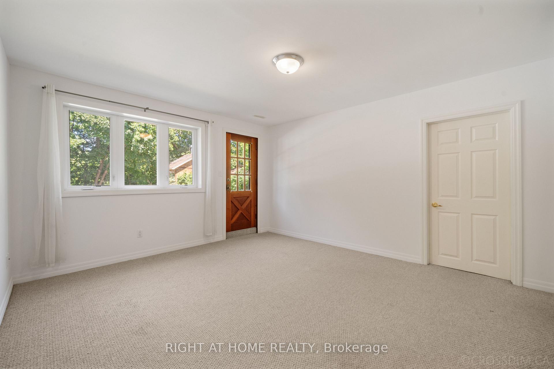 Photo 28 of 39 Grovetree Road, Etobicoke, Thistletown-Beaumonde Heights — HOMEH