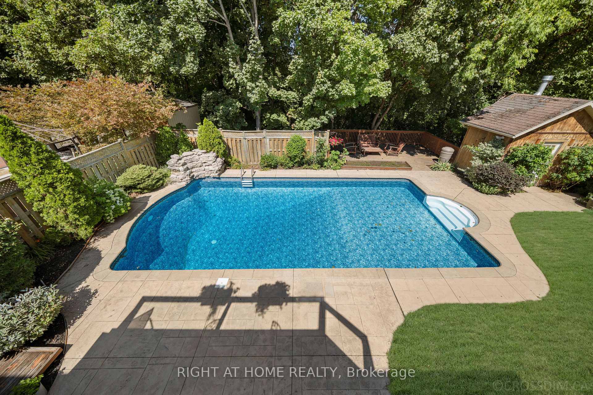 Photo 36 of 39 Grovetree Road, Etobicoke, Thistletown-Beaumonde Heights — HOMEH