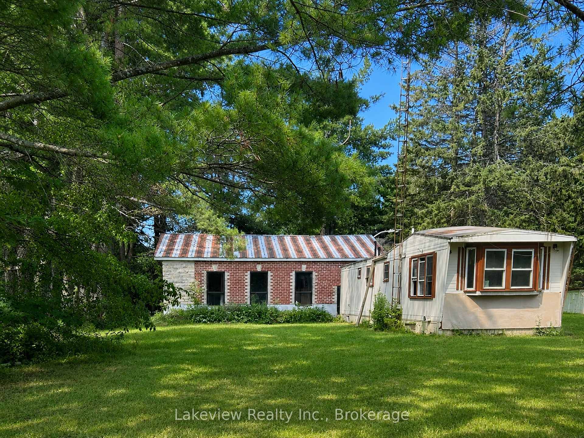 Photo of 315 Burnt River Road N