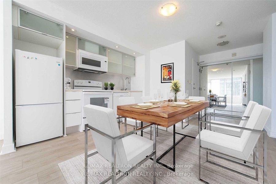 Photo 4 of Unit 1508, 25 Telegram Mews, Toronto, Waterfront Communities — HOMEH