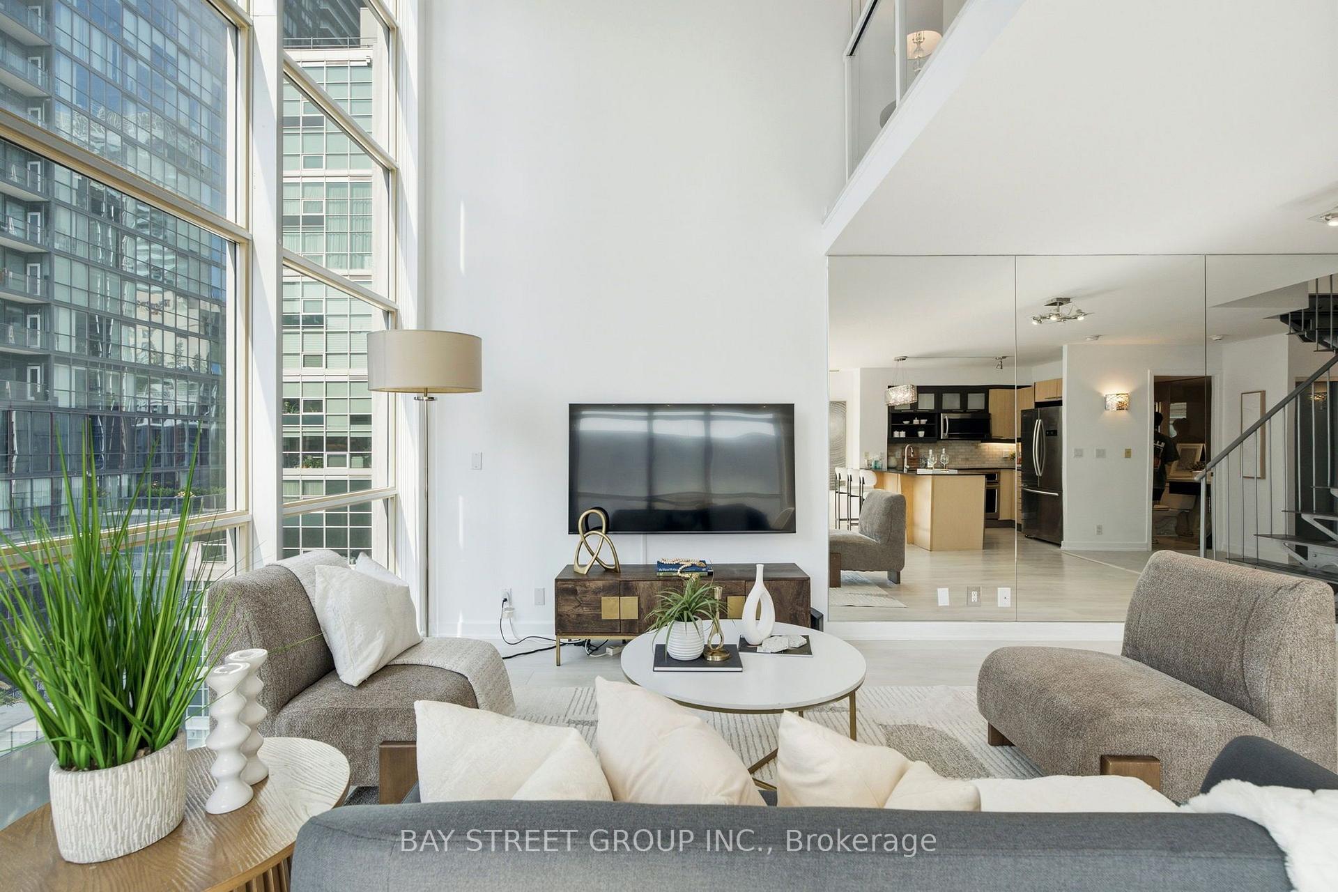 Photo 7 of Unit 925, 36 Blue Jays Way, Toronto, Waterfront Communities — HOMEH