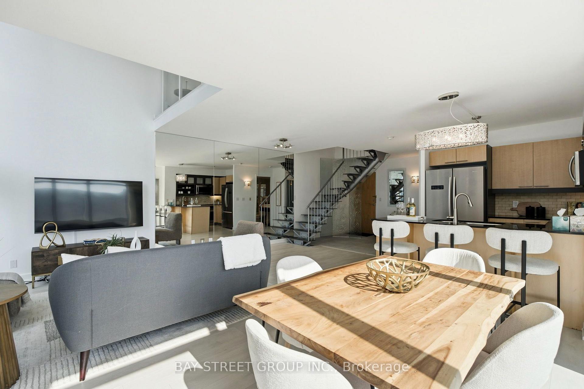 Photo 10 of Unit 925, 36 Blue Jays Way, Toronto, Waterfront Communities — HOMEH