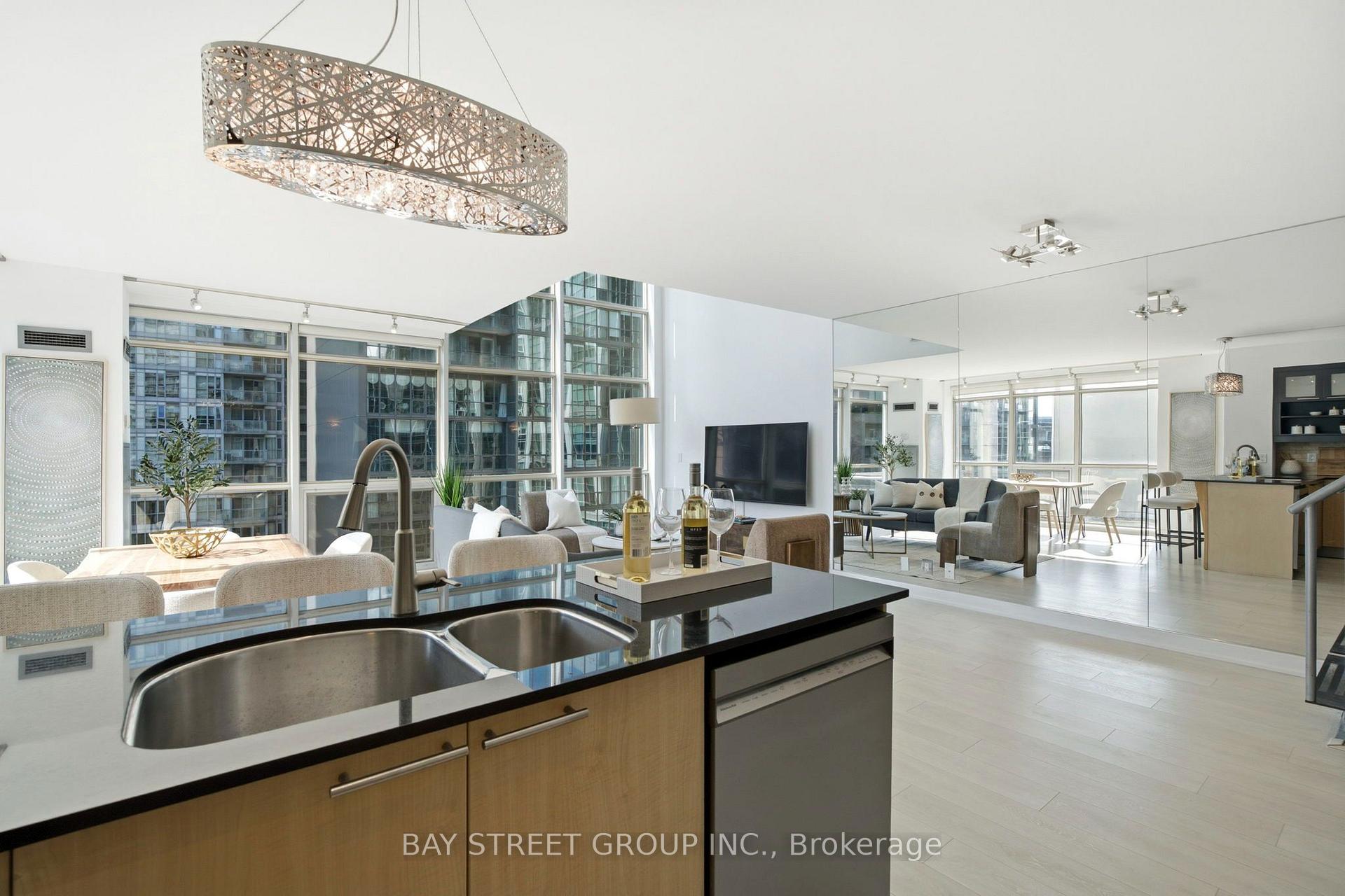Photo 14 of Unit 925, 36 Blue Jays Way, Toronto, Waterfront Communities — HOMEH