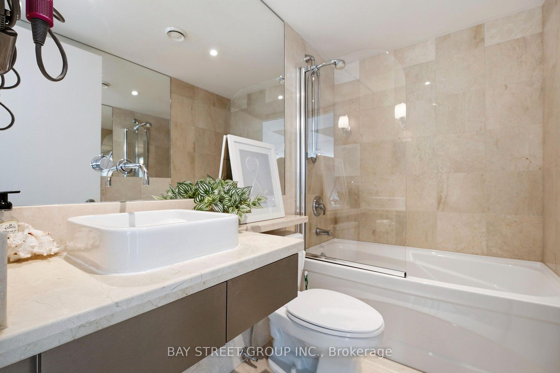 Photo 15 of Unit 925, 36 Blue Jays Way, Toronto, Waterfront Communities — HOMEH
