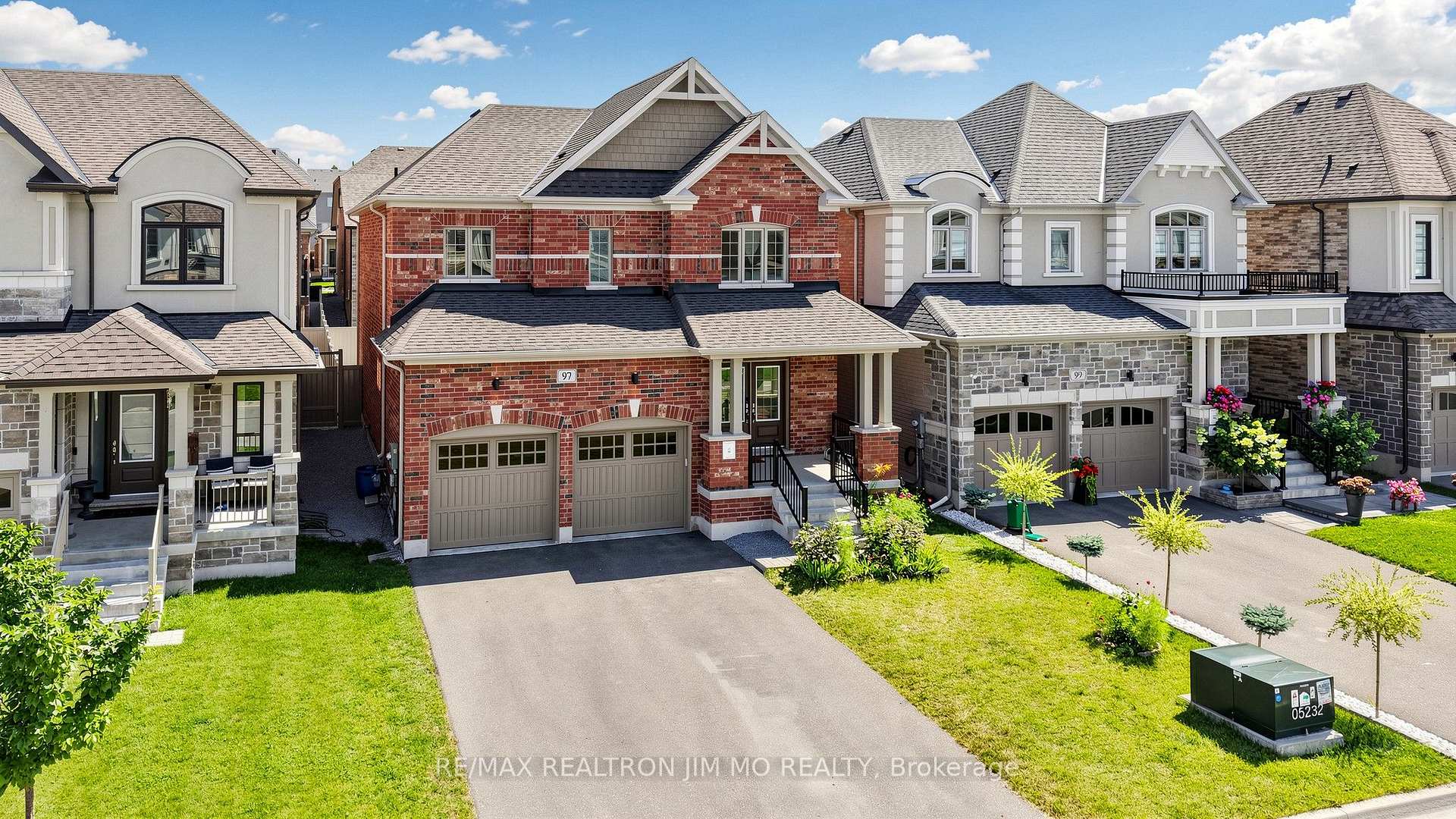 Photo 8 of 97 Connell Drive, Georgina, Keswick North — HOMEH
