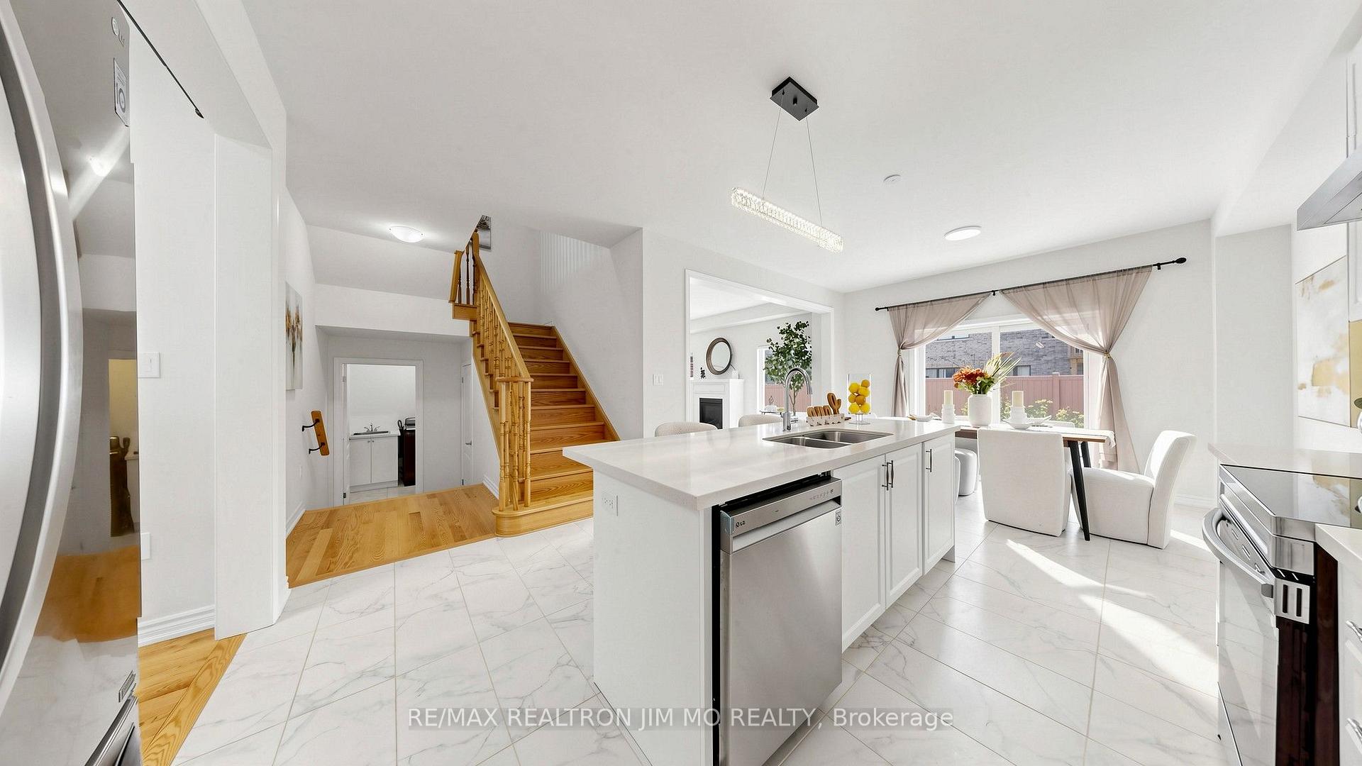 Photo 30 of 97 Connell Drive, Georgina, Keswick North — HOMEH