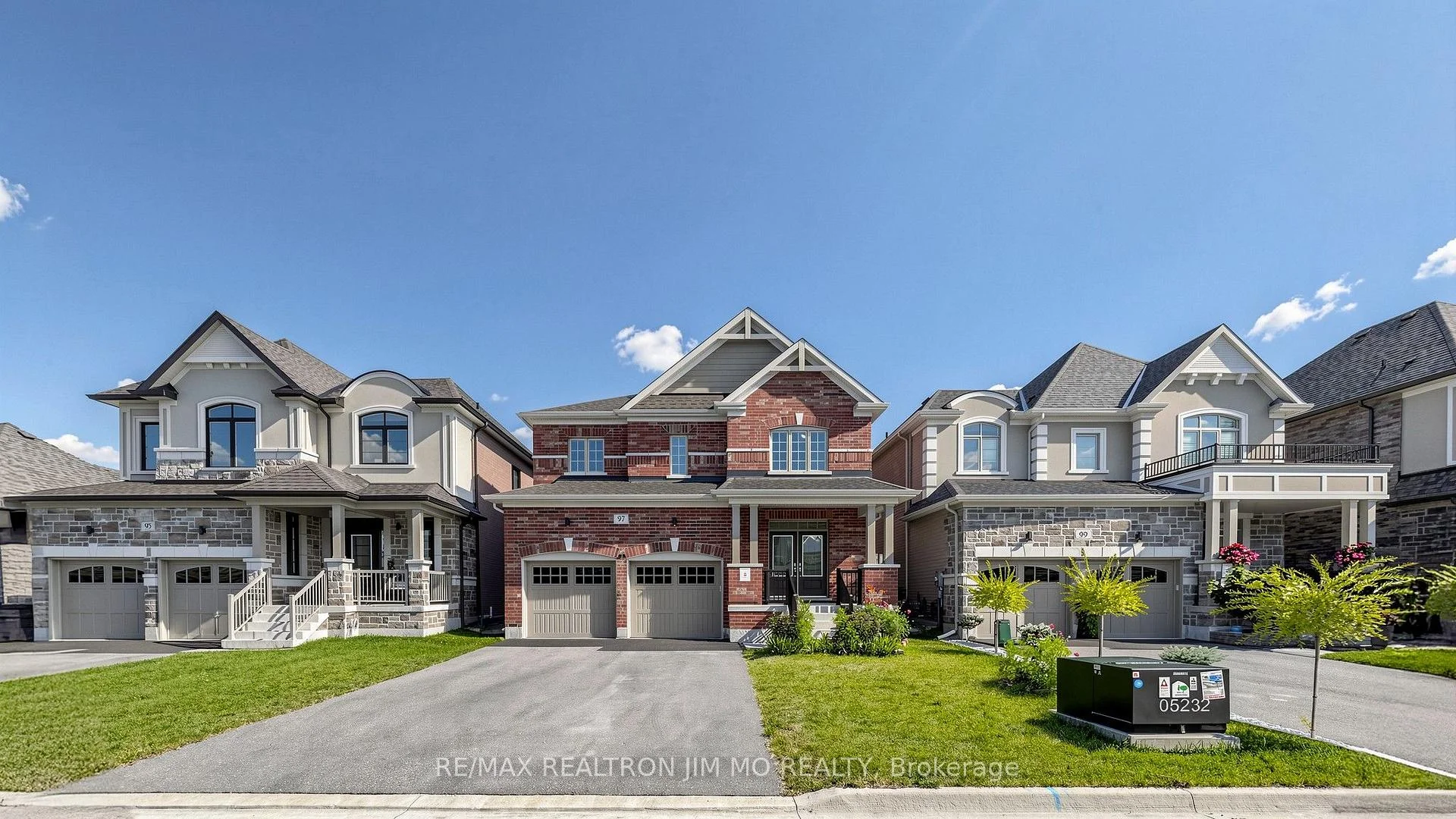 Photo 2 of 97 Connell Drive, Georgina, Keswick North — HOMEH