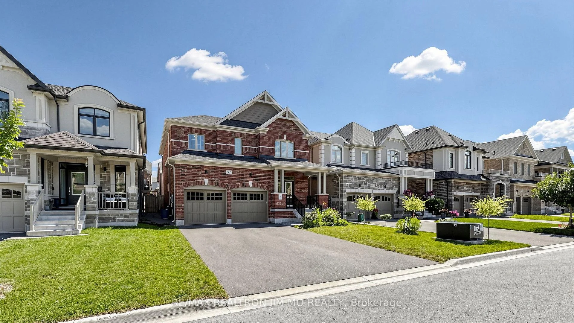Photo 5 of 97 Connell Drive, Georgina, Keswick North — HOMEH
