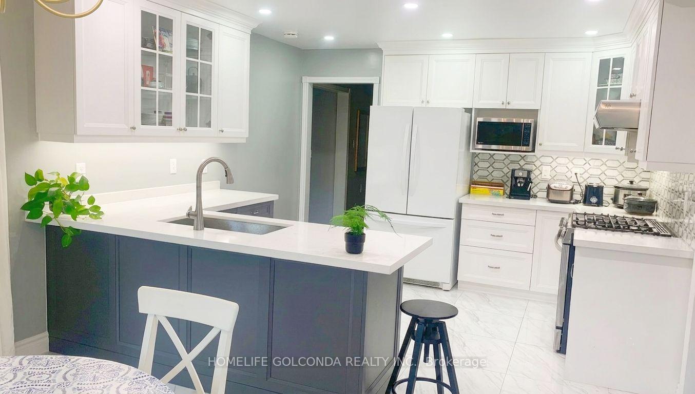 Photo 3 of Unit upper, 55 Leighland Drive, Markham, Unionville — HOMEH