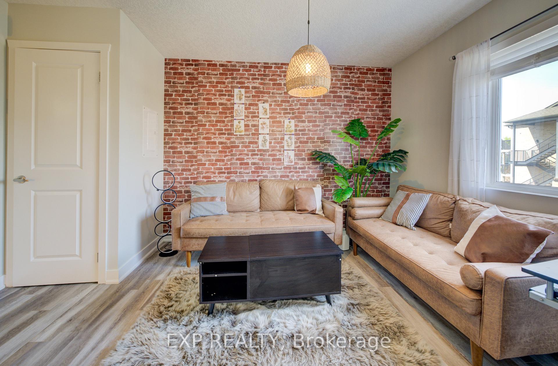 Photo 5 of Unit 6A, 185 Windale Crescent, Kitchener, Laurentian Hills — HOMEH