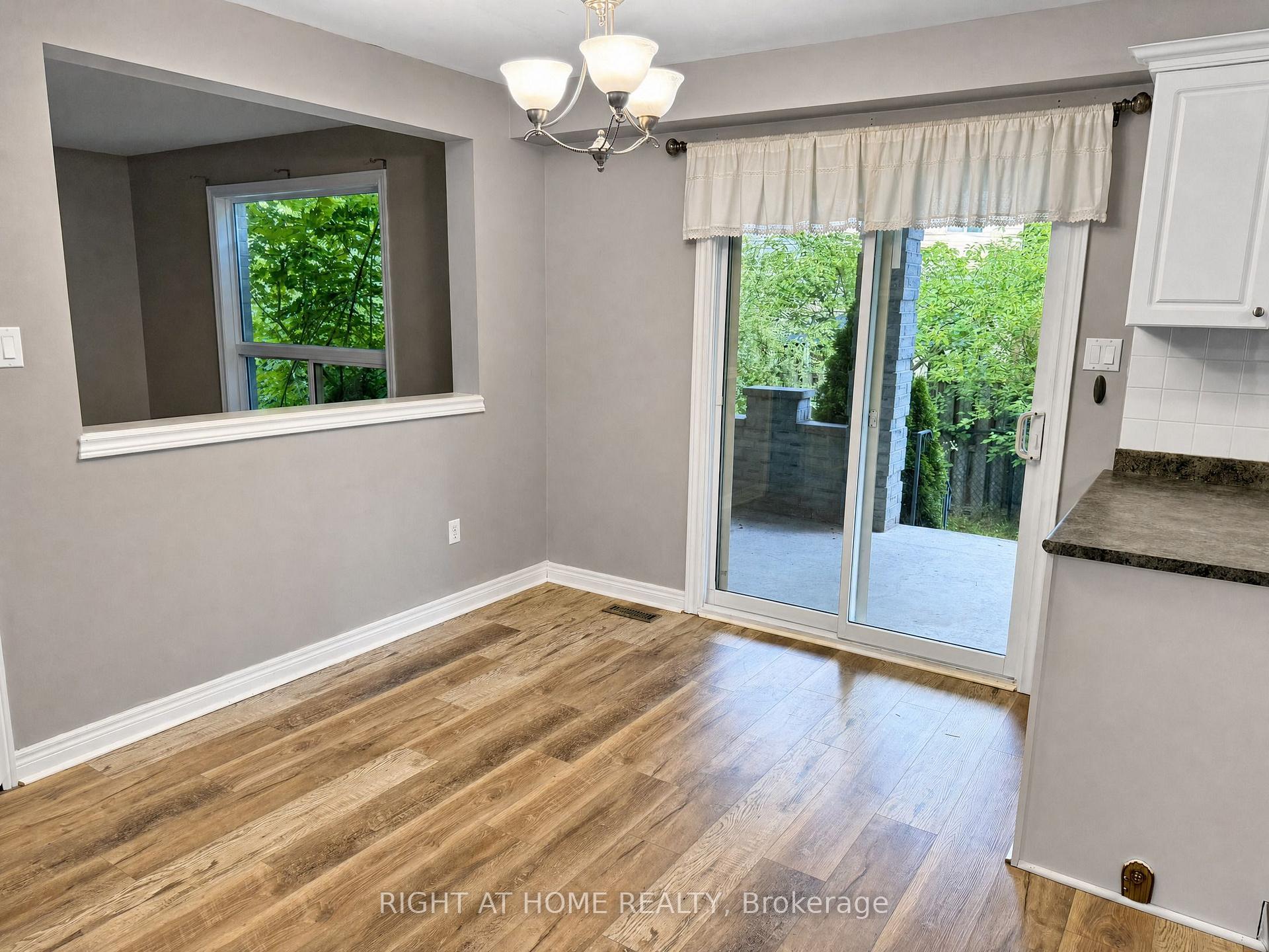 Photo 14 of 890 Guildwood Boulevard, London, North M — HOMEH