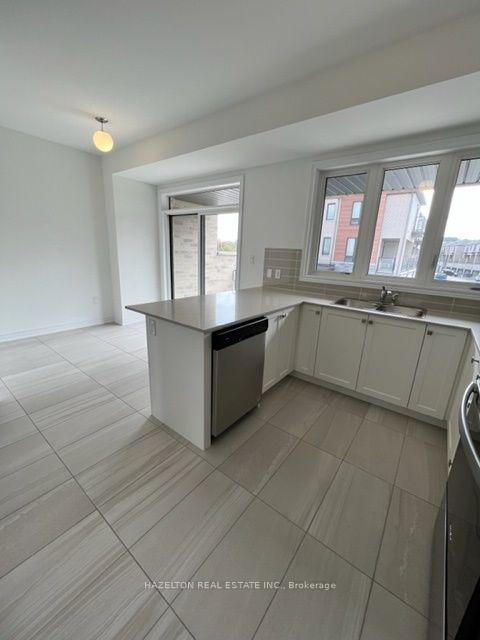 Photo 3 of 17 Haydock Way, Whitby, Port Whitby — HOMEH