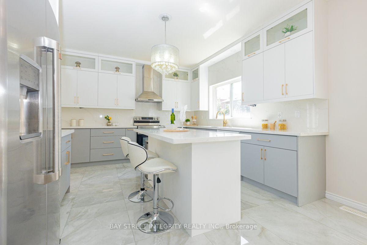 Photo 7 of 17 Weston Crescent, Ajax, Northwest Ajax — HOMEH