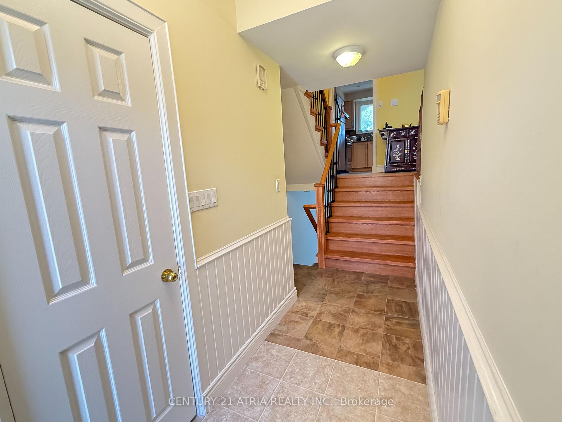 Photo 2 of 73 Stately Way, Markham, Royal Orchard — HOMEH
