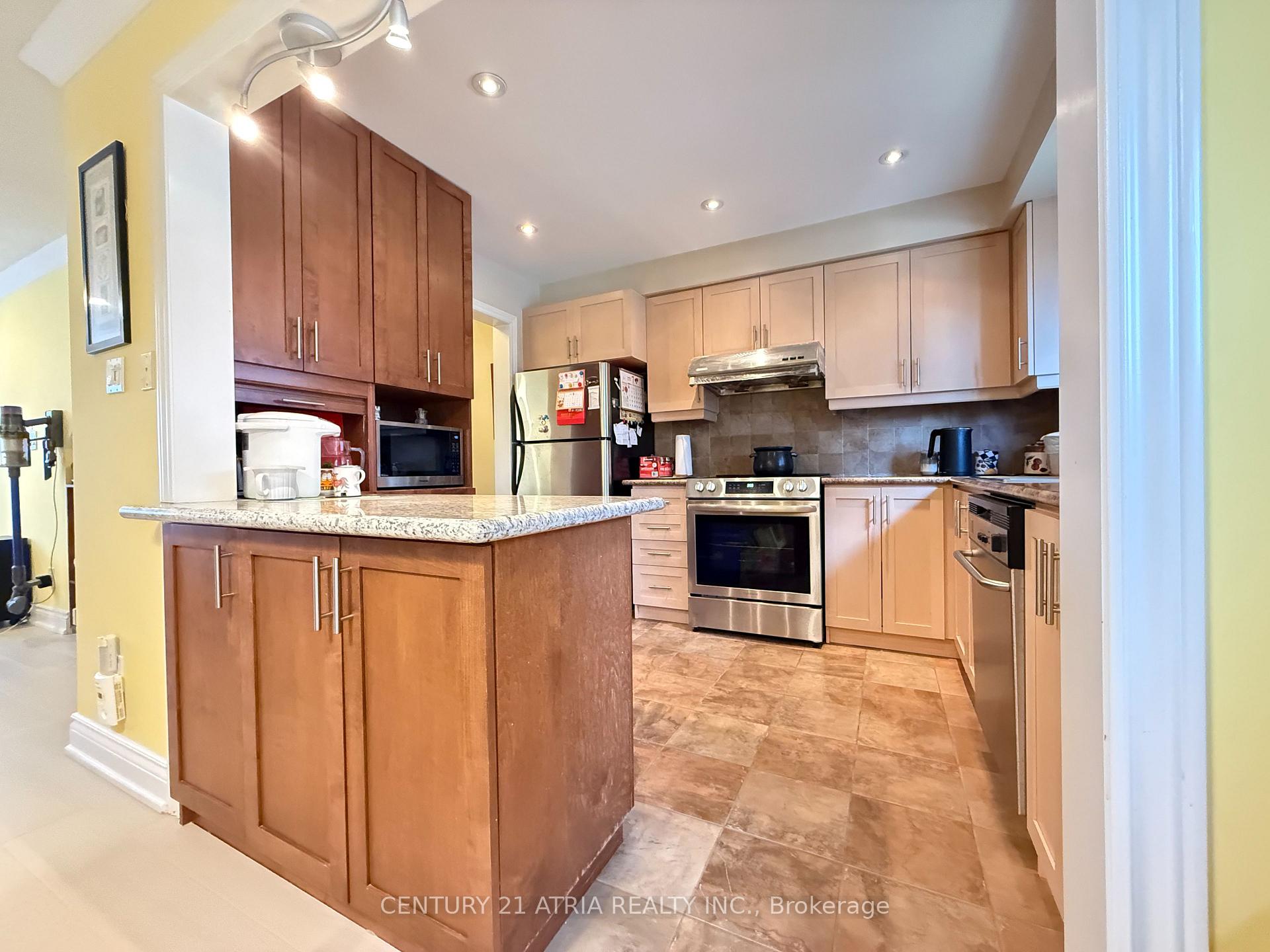 Photo 9 of 73 Stately Way, Markham, Royal Orchard — HOMEH
