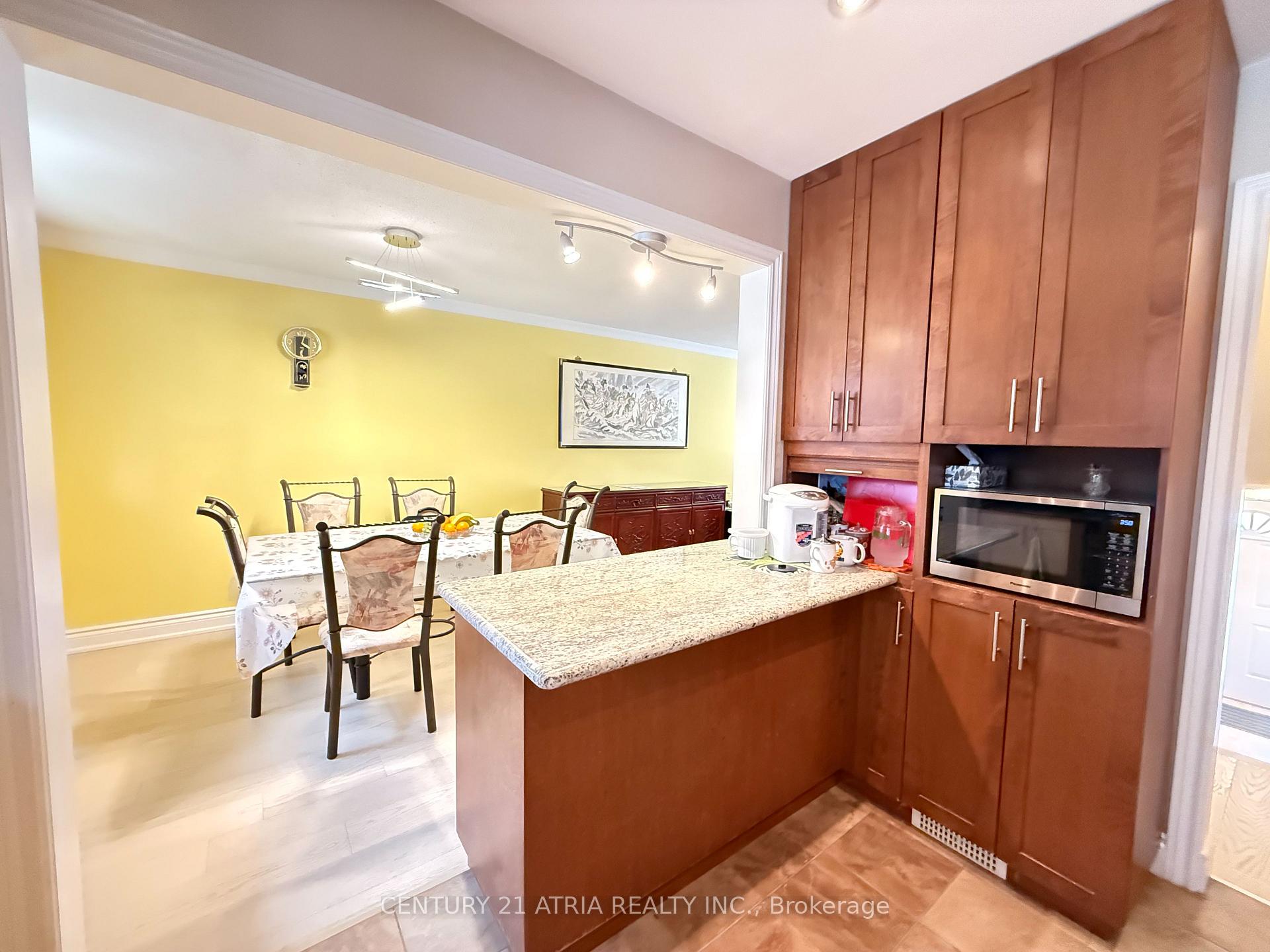 Photo 10 of 73 Stately Way, Markham, Royal Orchard — HOMEH