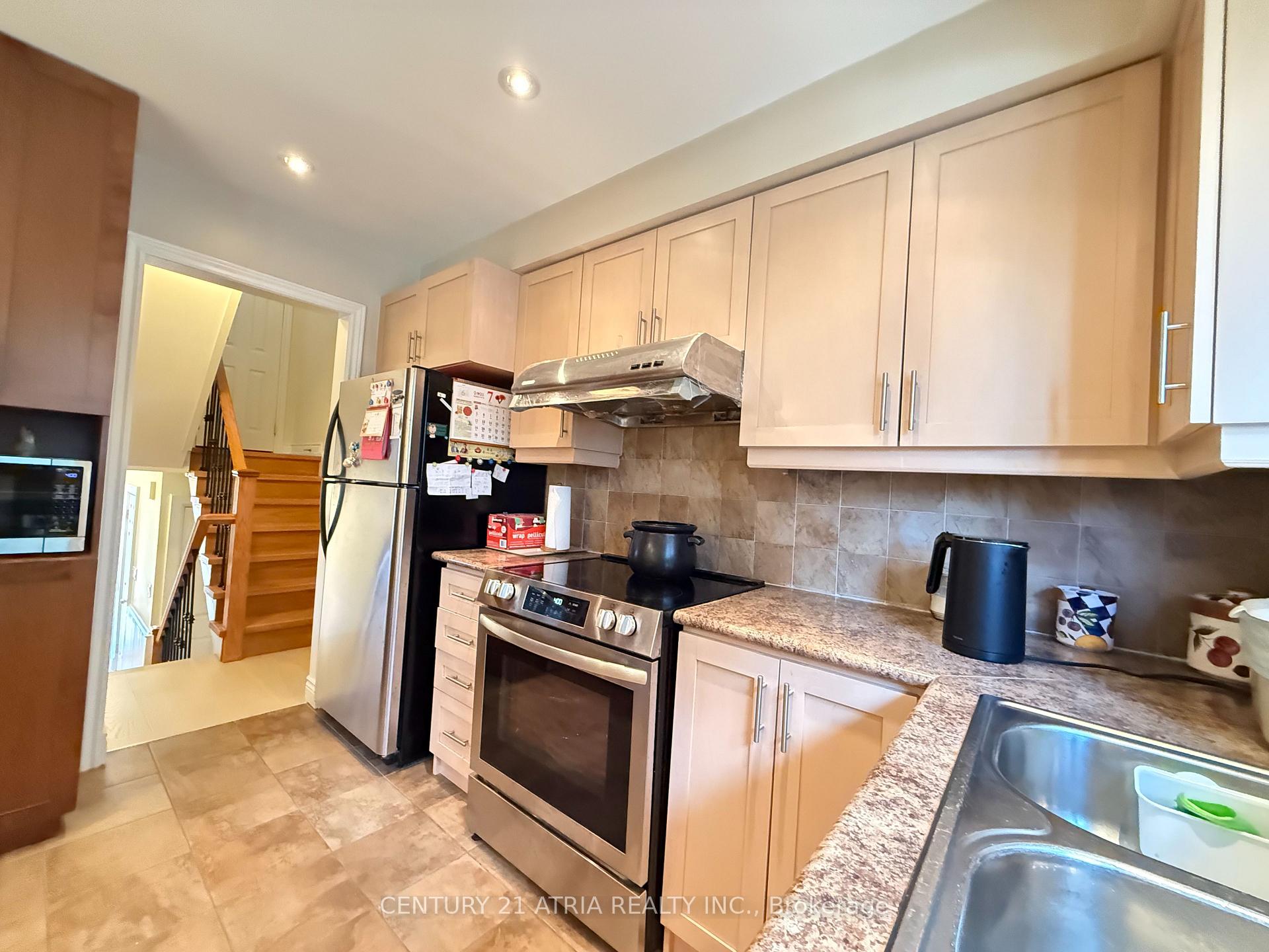 Photo 11 of 73 Stately Way, Markham, Royal Orchard — HOMEH