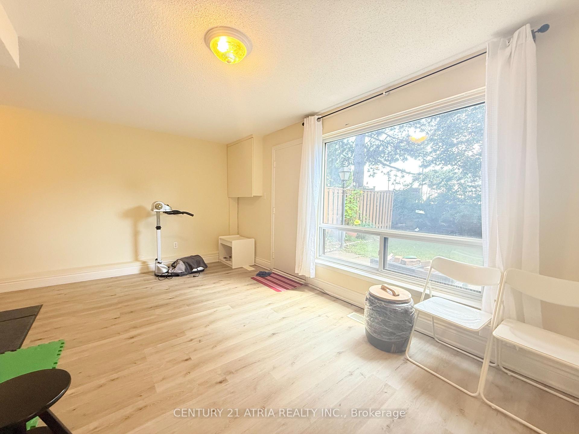 Photo 24 of 73 Stately Way, Markham, Royal Orchard — HOMEH