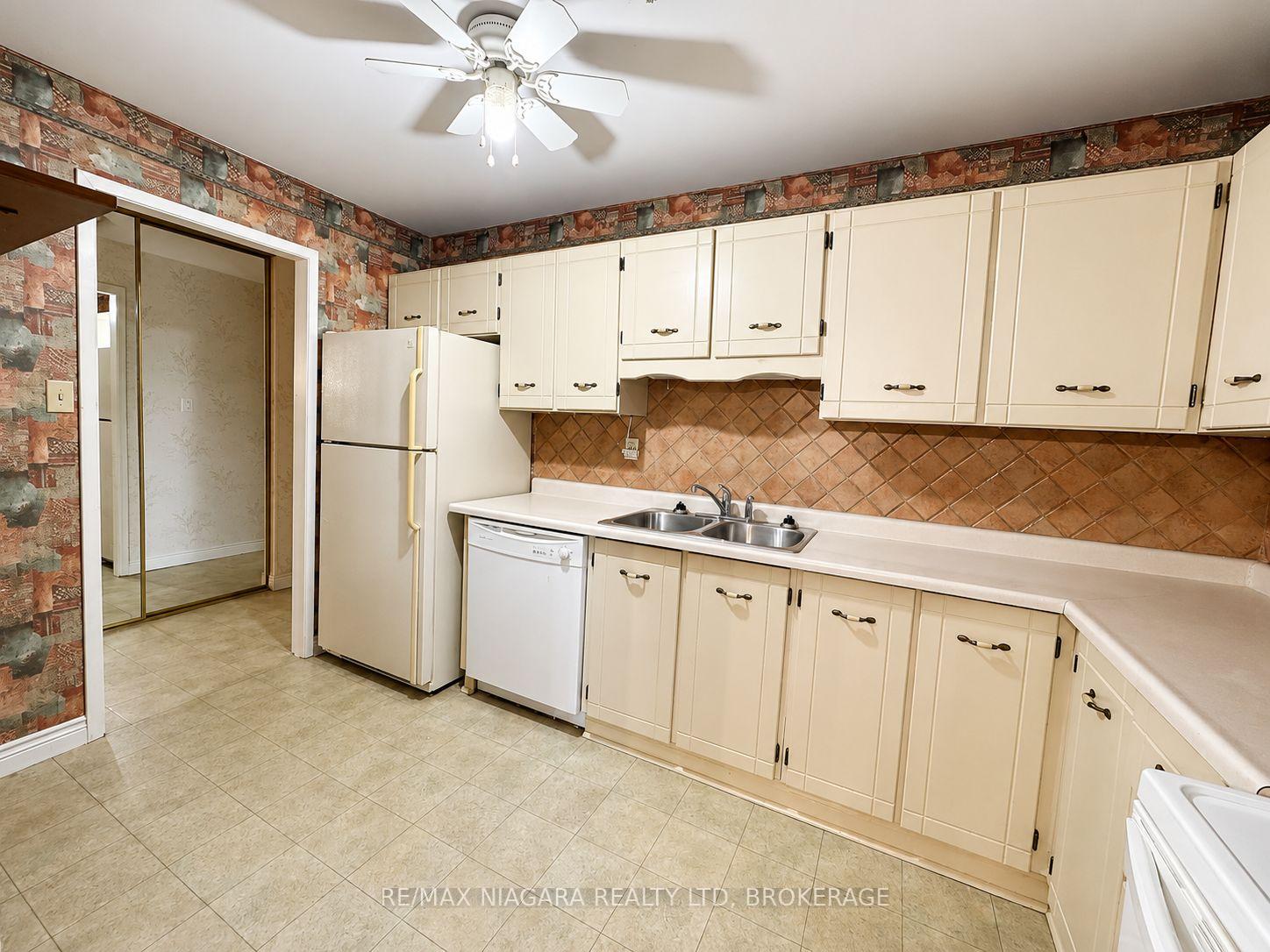Photo 6 of Unit 507, 3955 Portage Road, Niagara Falls, Stamford — HOMEH