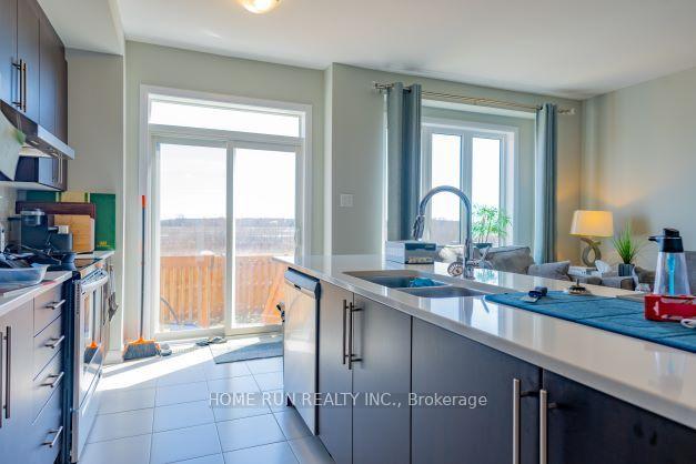 Photo 5 of 75 Aura Avenue, Ottawa, Barrhaven - Heritage Park — HOMEH