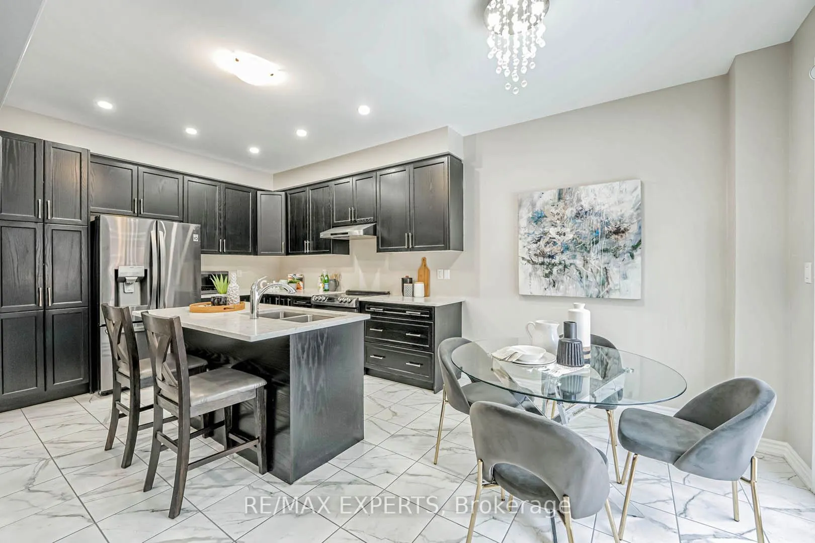Photo 10 of 88 Folgate Crescent, Brampton, Sandringham-Wellington — HOMEH