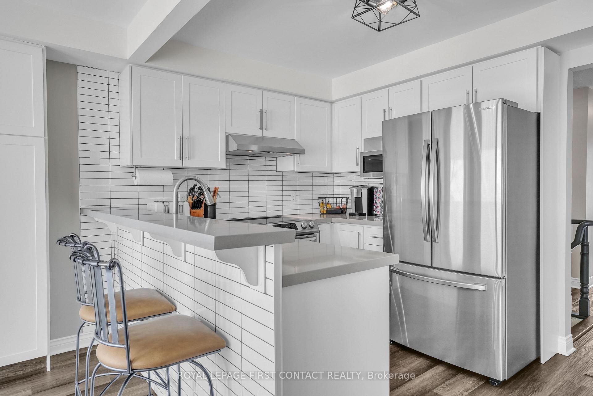 Photo 4 of 340 Livingstone Street W, Barrie, Northwest — HOMEH