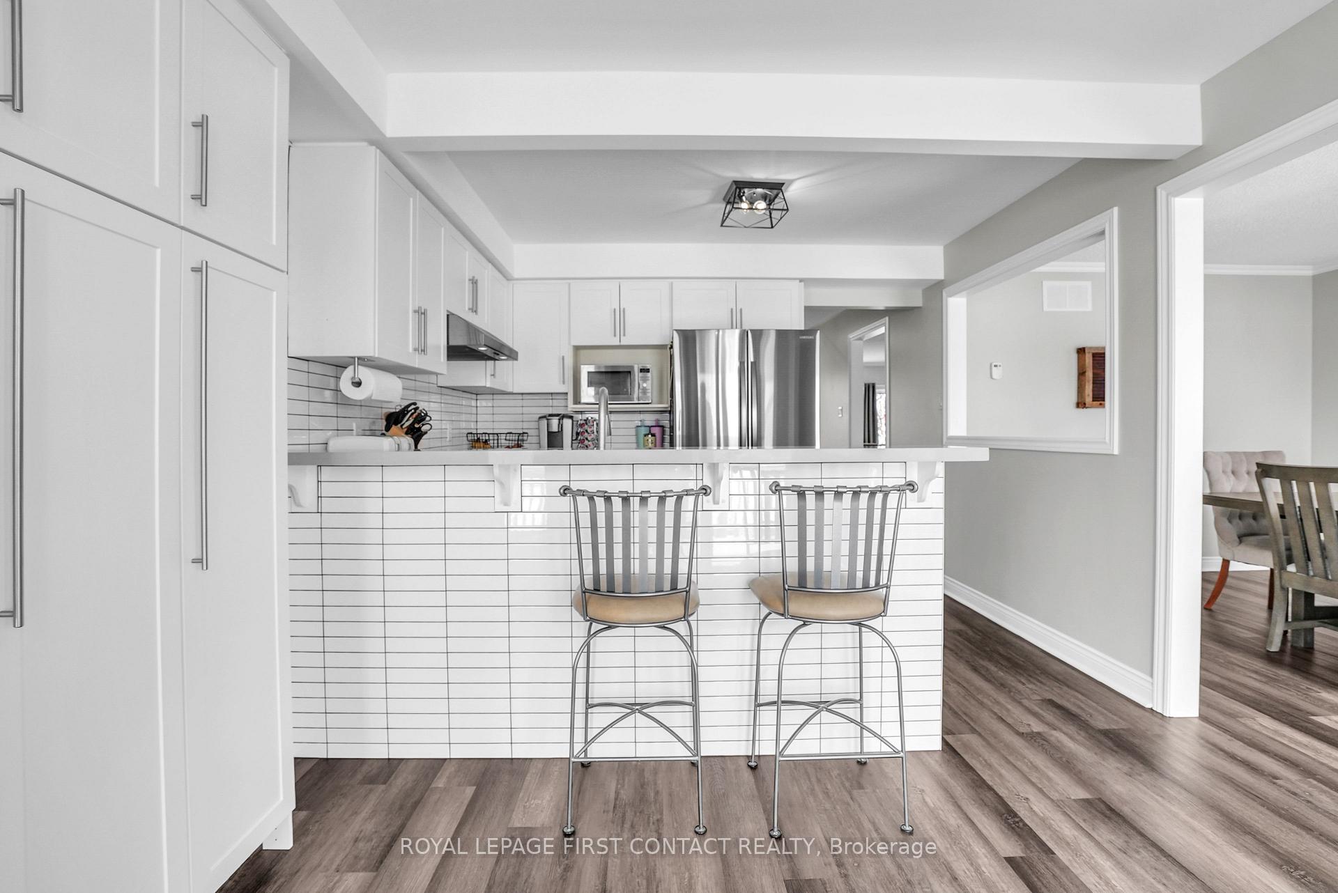 Photo 5 of 340 Livingstone Street W, Barrie, Northwest — HOMEH