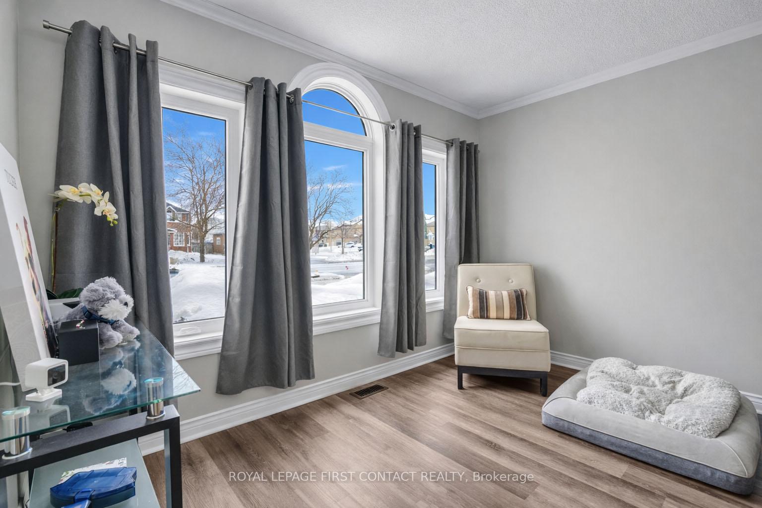 Photo 13 of 340 Livingstone Street W, Barrie, Northwest — HOMEH