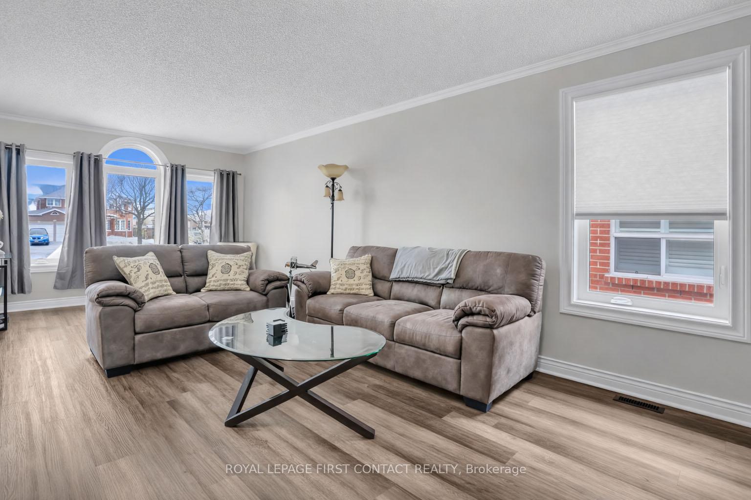 Photo 14 of 340 Livingstone Street W, Barrie, Northwest — HOMEH
