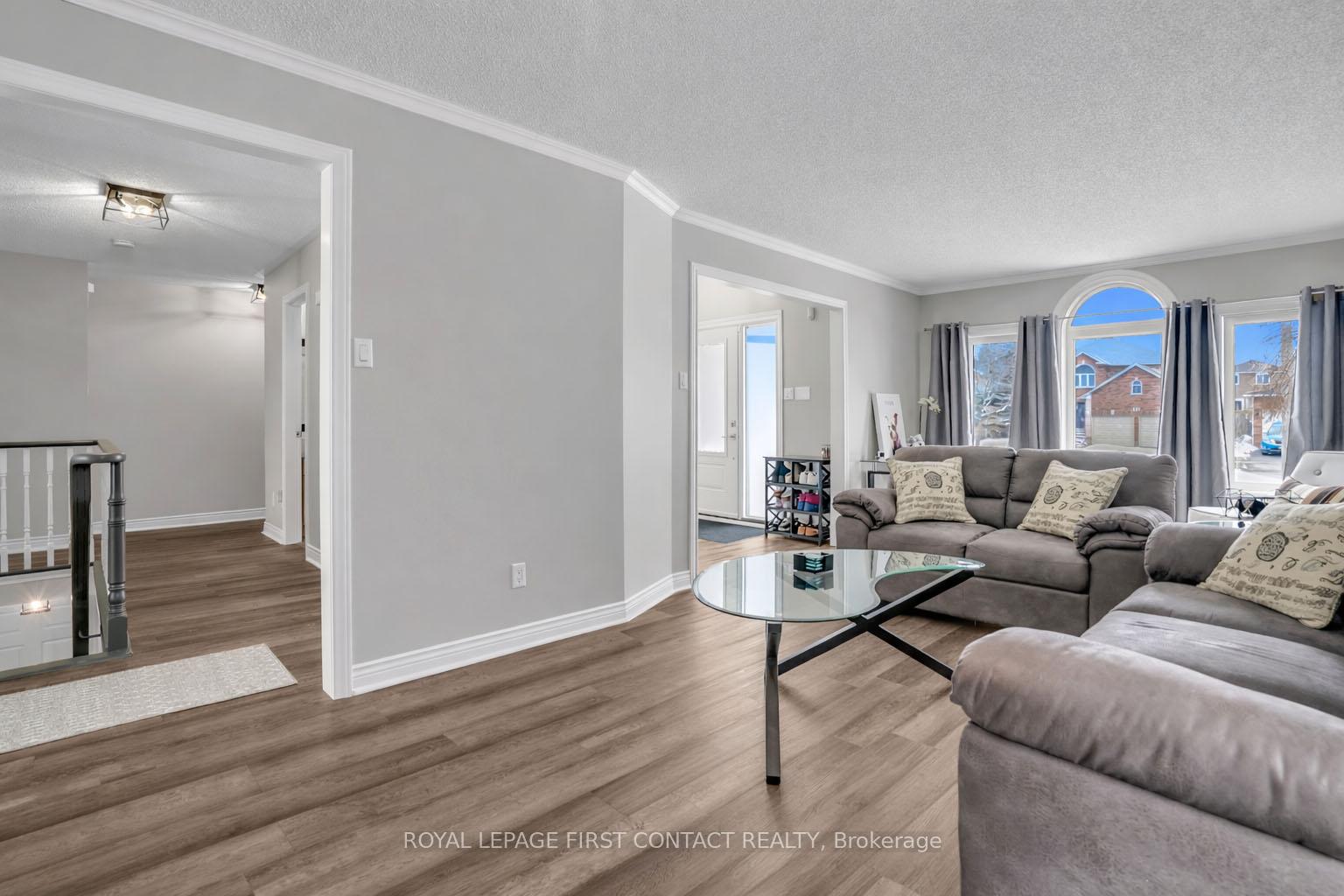 Photo 15 of 340 Livingstone Street W, Barrie, Northwest — HOMEH