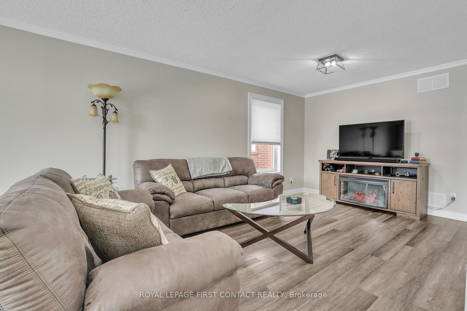 Photo 16 of 340 Livingstone Street W, Barrie, Northwest — HOMEH