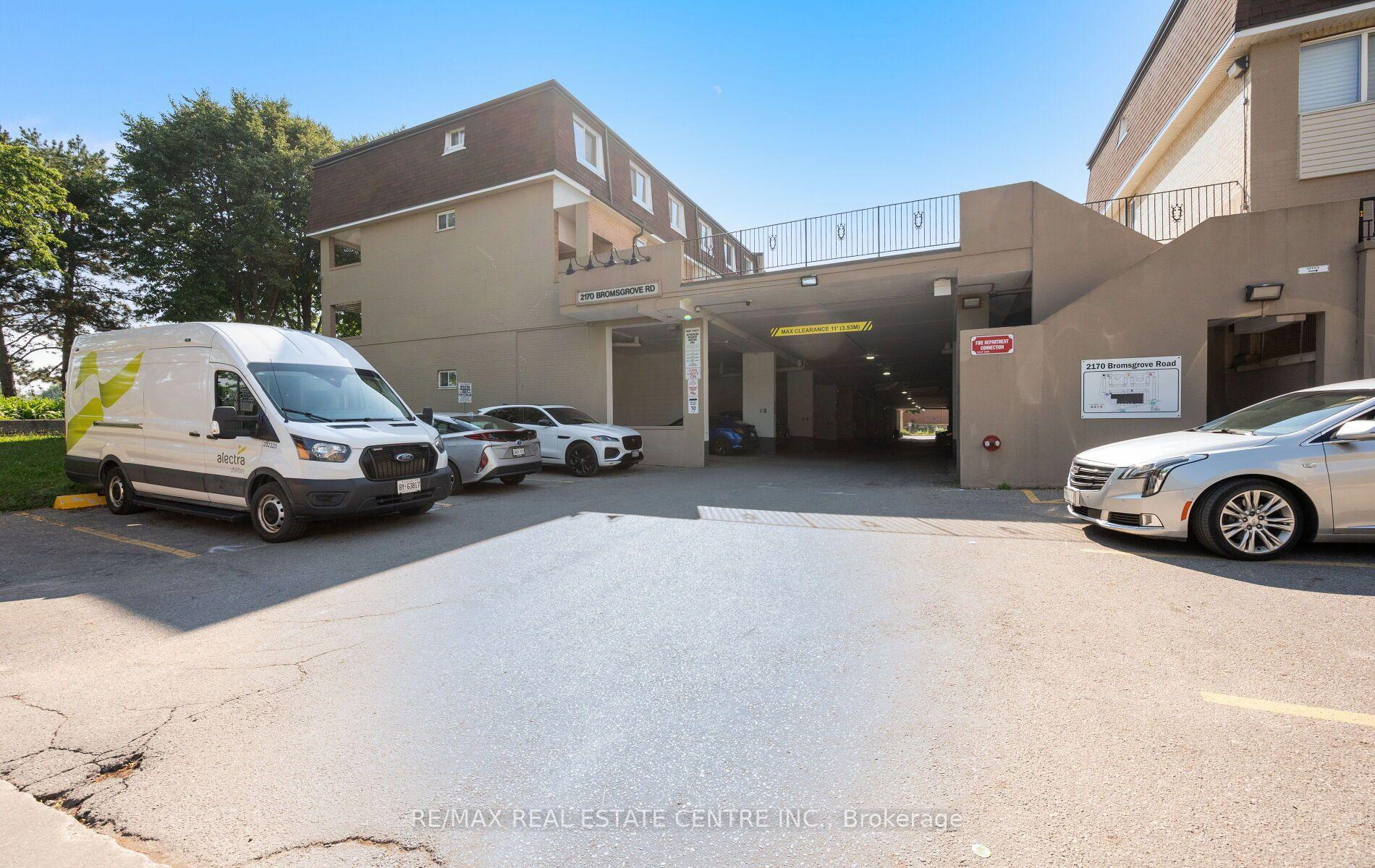 Photo 2 of Unit 2, 2170 Bromsgrove Road, Mississauga, Clarkson — HOMEH