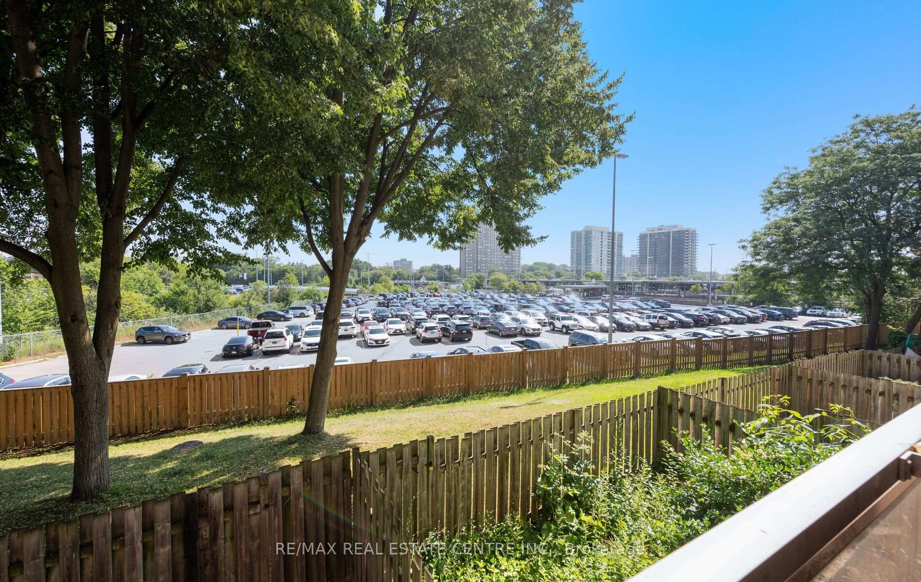 Photo 23 of Unit 2, 2170 Bromsgrove Road, Mississauga, Clarkson — HOMEH